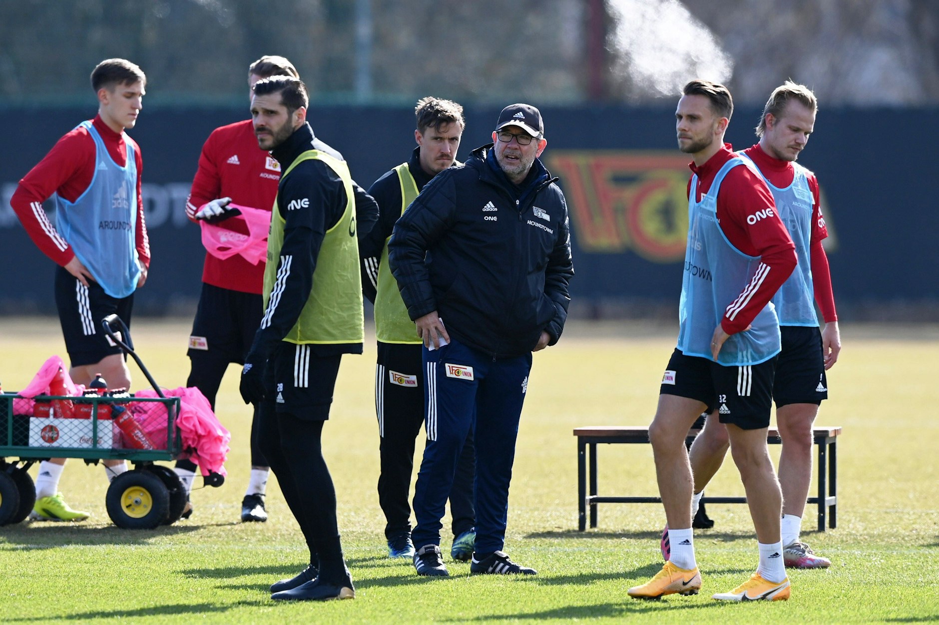 Nico Schlotterbeck (l.) spielte unter Trainer Urs Fischer für ein Jahr auf Leihbasis für den 1. FC Union Berlin und kurbelte seine Karriere in Köpenick kräftig an.