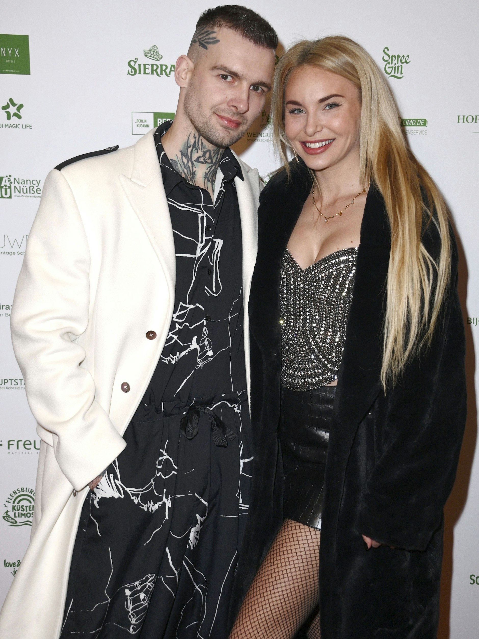 Eric Stehfest und Franziska Temme bei der Dschungel-Party von Julian F. M. Stoeckel.