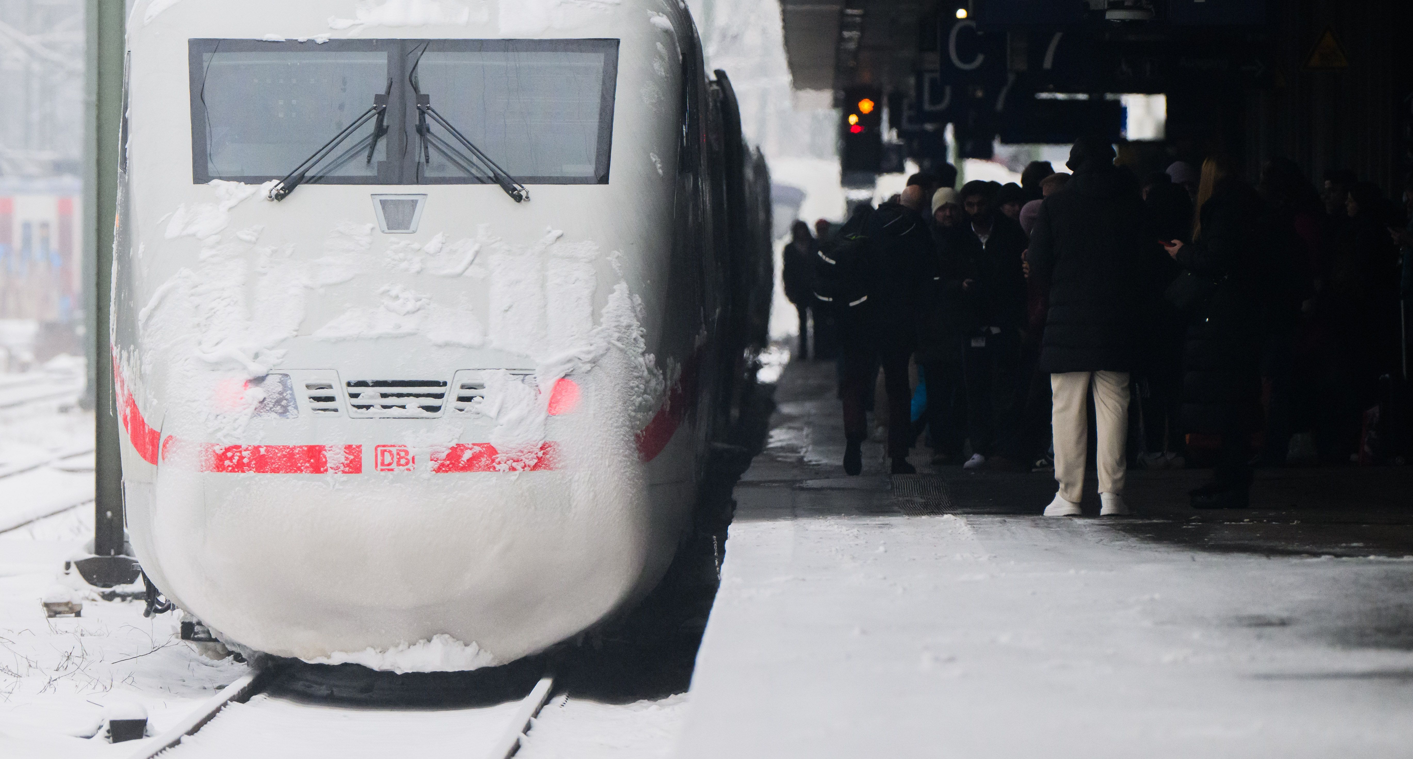 Image - Deutsche Bahn: Fernverkehr läuft nach Winterchaos größtenteils wieder