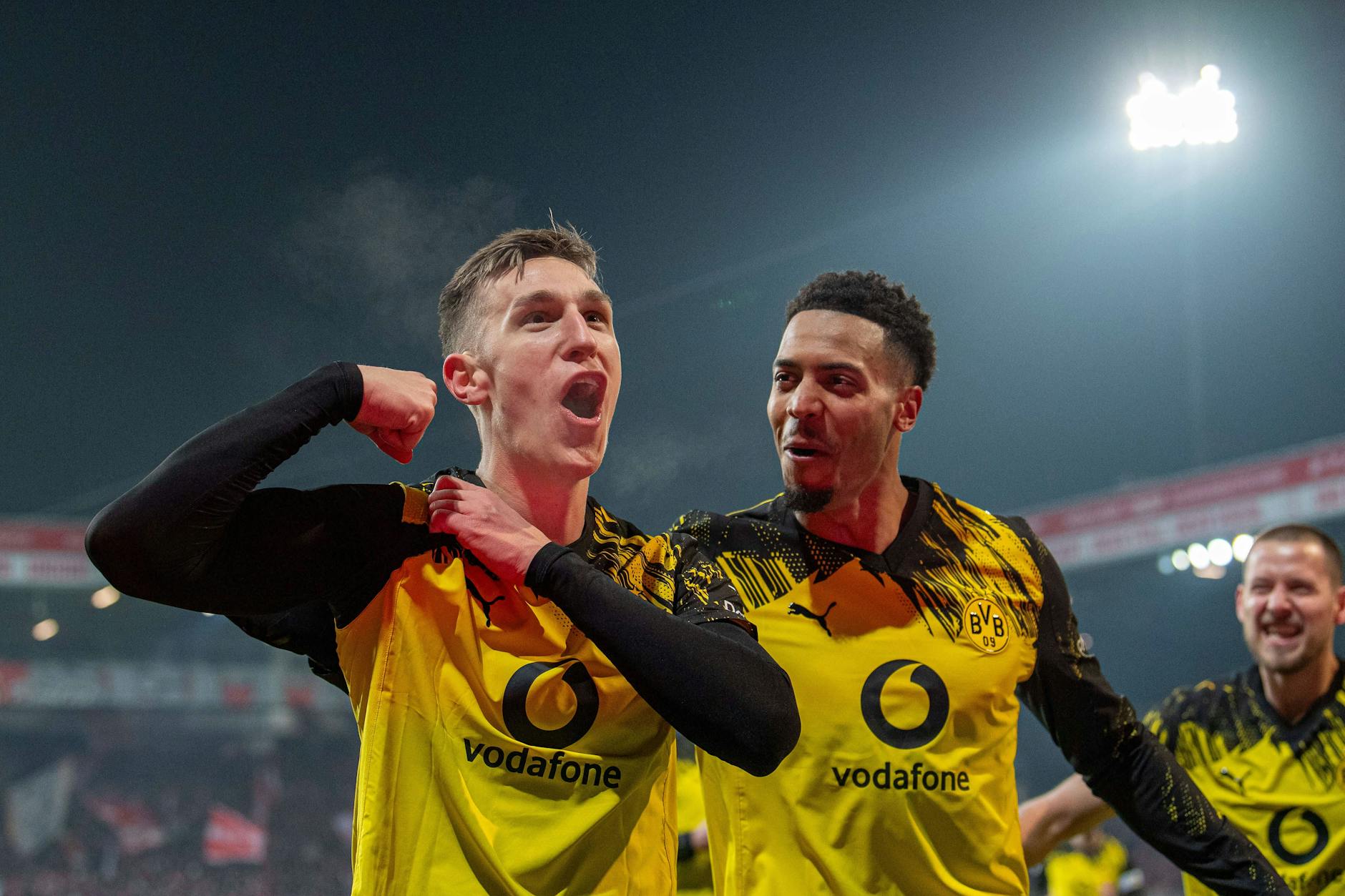 Nico Schlotterbeck wollte gegen den 1. FC Union Berlin nicht jubeln, tat es aber nach seinem Kopfballtor zum 2:0 trotzdem.