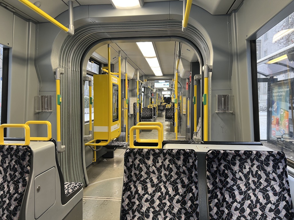 Die-M5-f-hrt-wieder-und-keiner-bekommt-es-richtig-mit