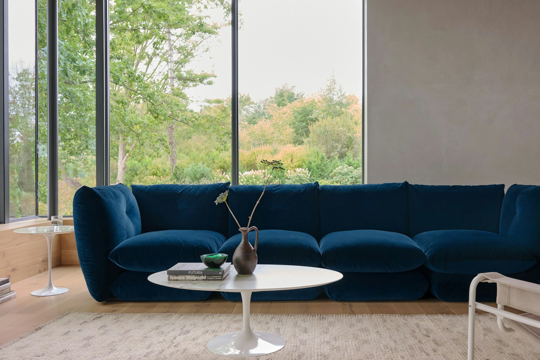 Lümmeln für die Ewigkeit: Das Vorbild für Knolls „Pillo Sofa“ wurde für einen berühmten US-Rapper entworfen – der wollte ein Möbel, auf dem er und seine Freunde beim Computerspielen abhängen können.