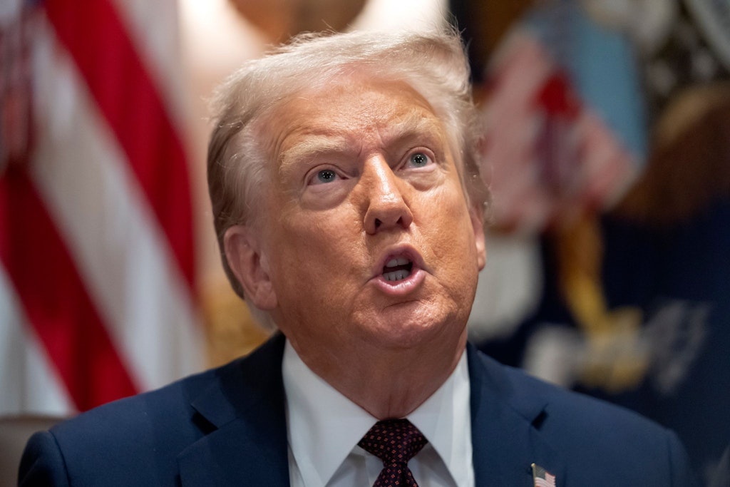 „Nächster Angriff wird schlimmer sein“: Trump droht Iran mit massivem Militärschlag