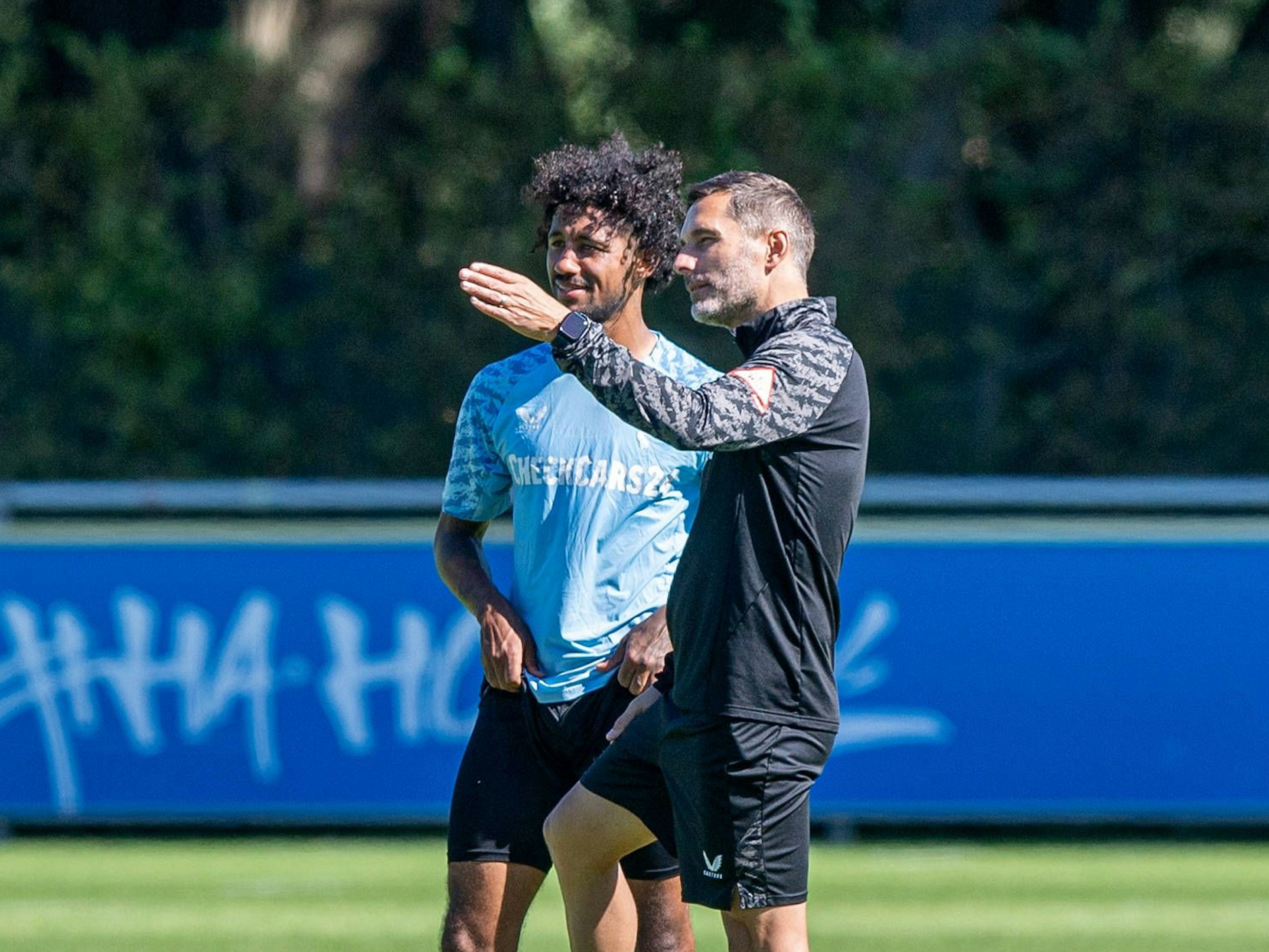 Ab September 2025 trainierte Jeremy Dudziak nach einer Verletzungspause wieder bei den Hertha-Profis unter Coach Stefan Leitl.