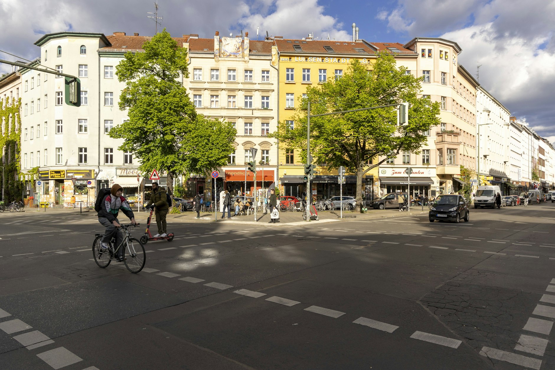 Die Oranienstraße in Kreuzberg. In diesem Bezirk wollen viele junge Menschen wohnen, der Markt ist umkämpft.