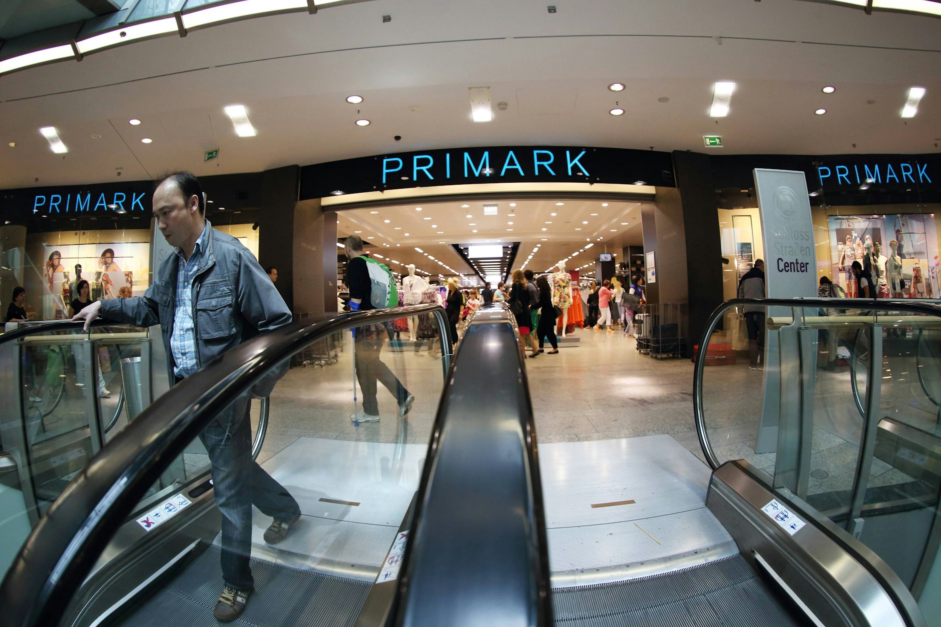 Das Schloß-Straßen-Center in Steglitz steht seit dem Auszug von Primark größtenteils leer.