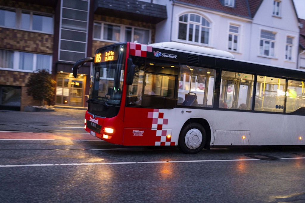Mit 1,7 Promille: Polizei stoppt betrunkenen Busfahrer