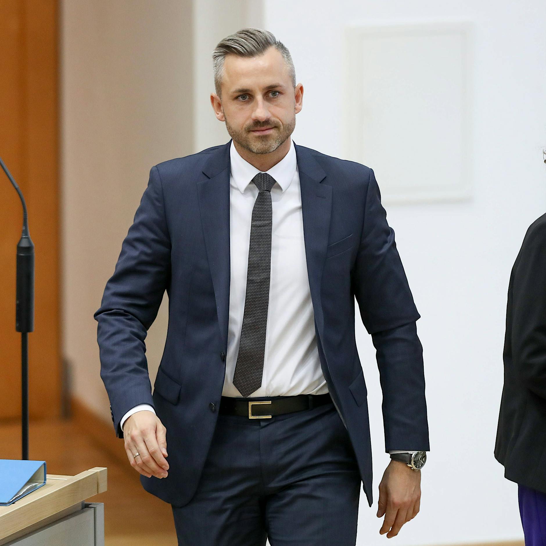 AfD-Politiker beschäftigen Familienmitglieder: Warum sie oft keine andere Möglichkeit sehen