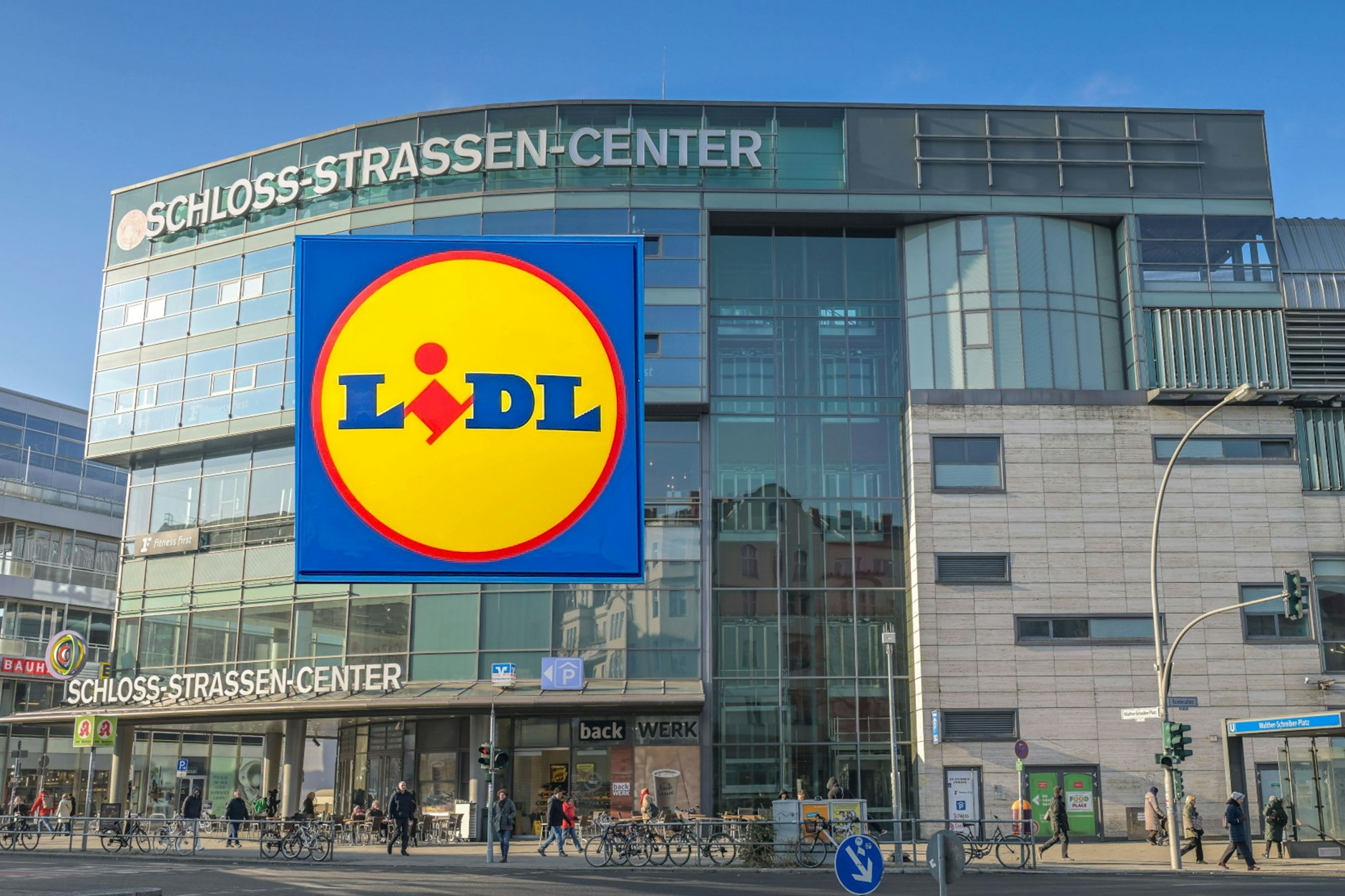 Es gibt Gerüchte, dass in das leere SSC ein Lidl einziehen soll.