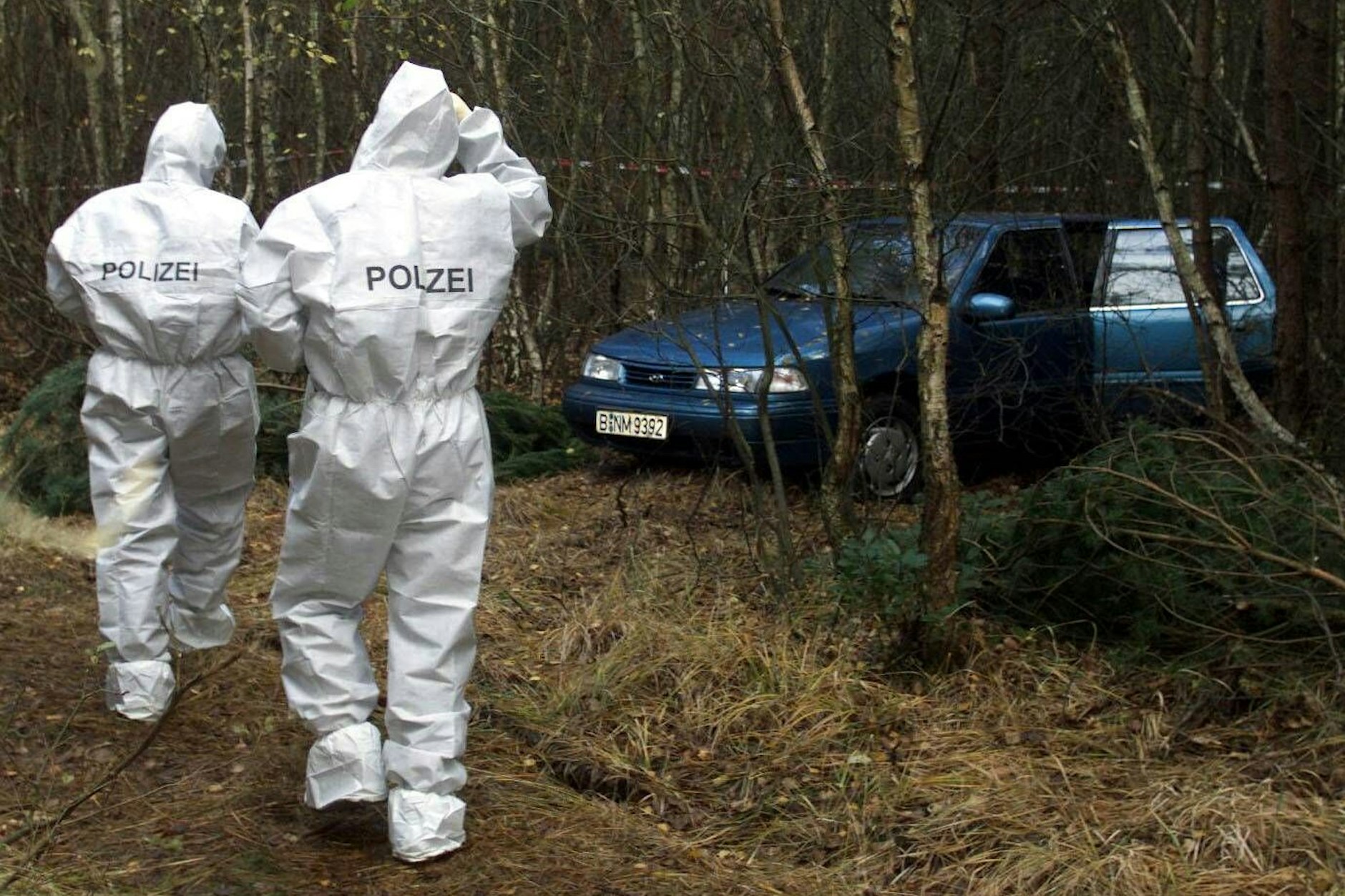 Bei der Großfahndung stellen Kriminalisten das Auto sicher, in dem Frank Schmökel auf der Fluch war.