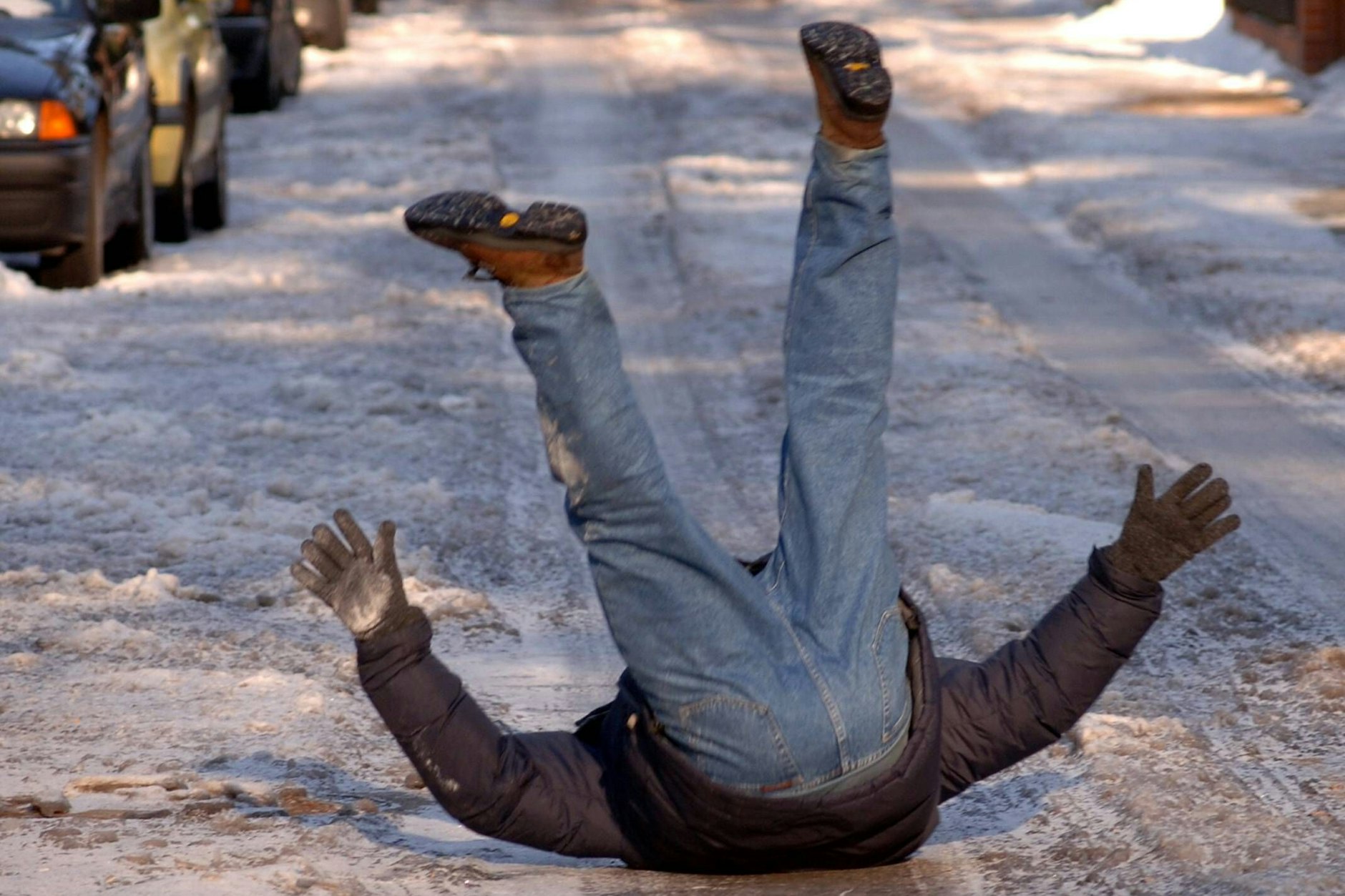Die Berliner dürfen wählen: Knochenbruch oder zu Hause bleiben.