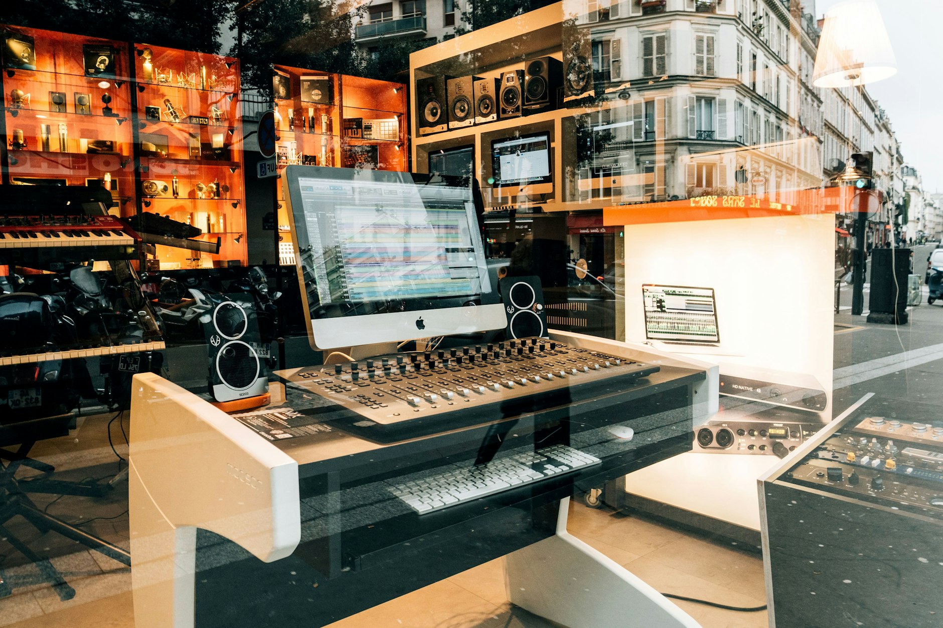 Native Instruments expandierte auch nach Paris.