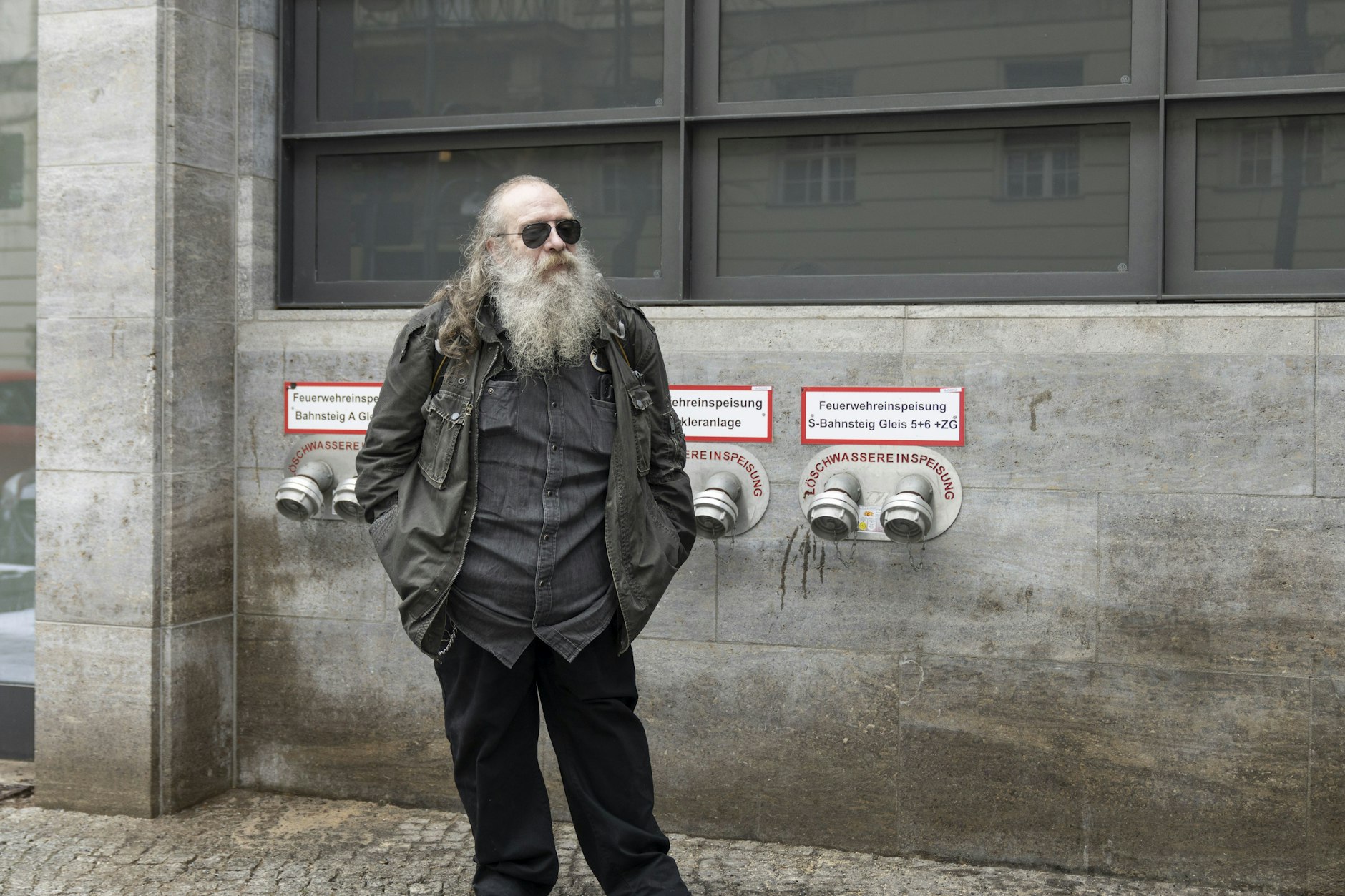 An manchen Stellen in der Stadt kann man die Obdachlosigkeit riechen. Sie riecht nach Urin, Schnaps und Angst.