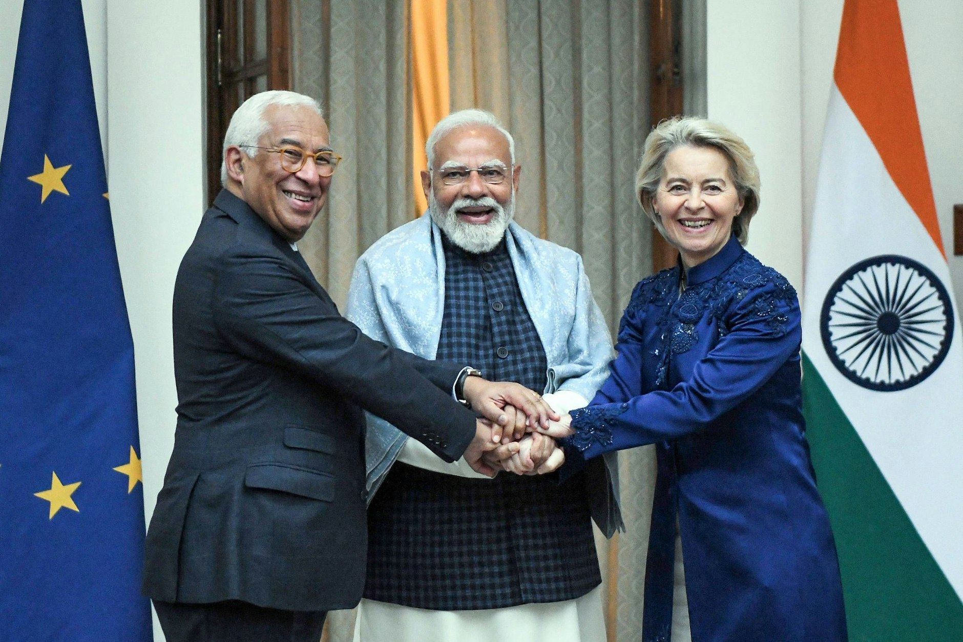 Auf der Suche nach Unabhängigkeit: Antonio da Costa, EU-Ratsvorsitzender (l.), und Ursula von der Leyen (r.) feiern mit dem indischen Premier Modi den Abschluss eines Freihandelsabkommens.
