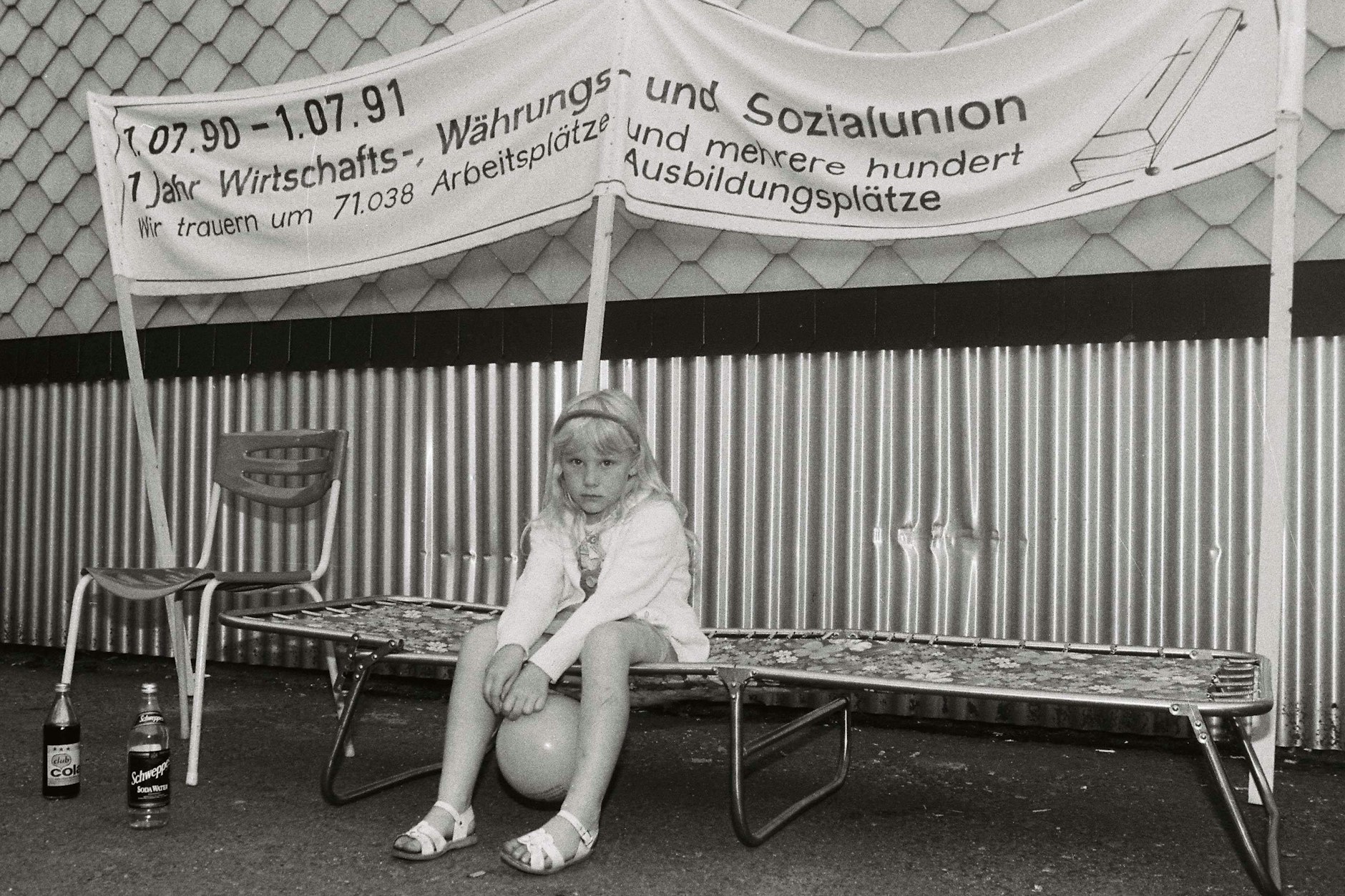 Besetzung der Treuhand-Niederlassung in Suhl, Thüringen, aufgenommen am 01.07.1991