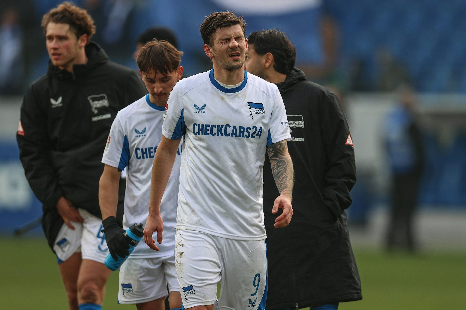 Dawid Kownacki spielte beim 2:2 in Karlsruhe ab der 66. Minute, doch als Joker traf er nicht für Hertha BSC.