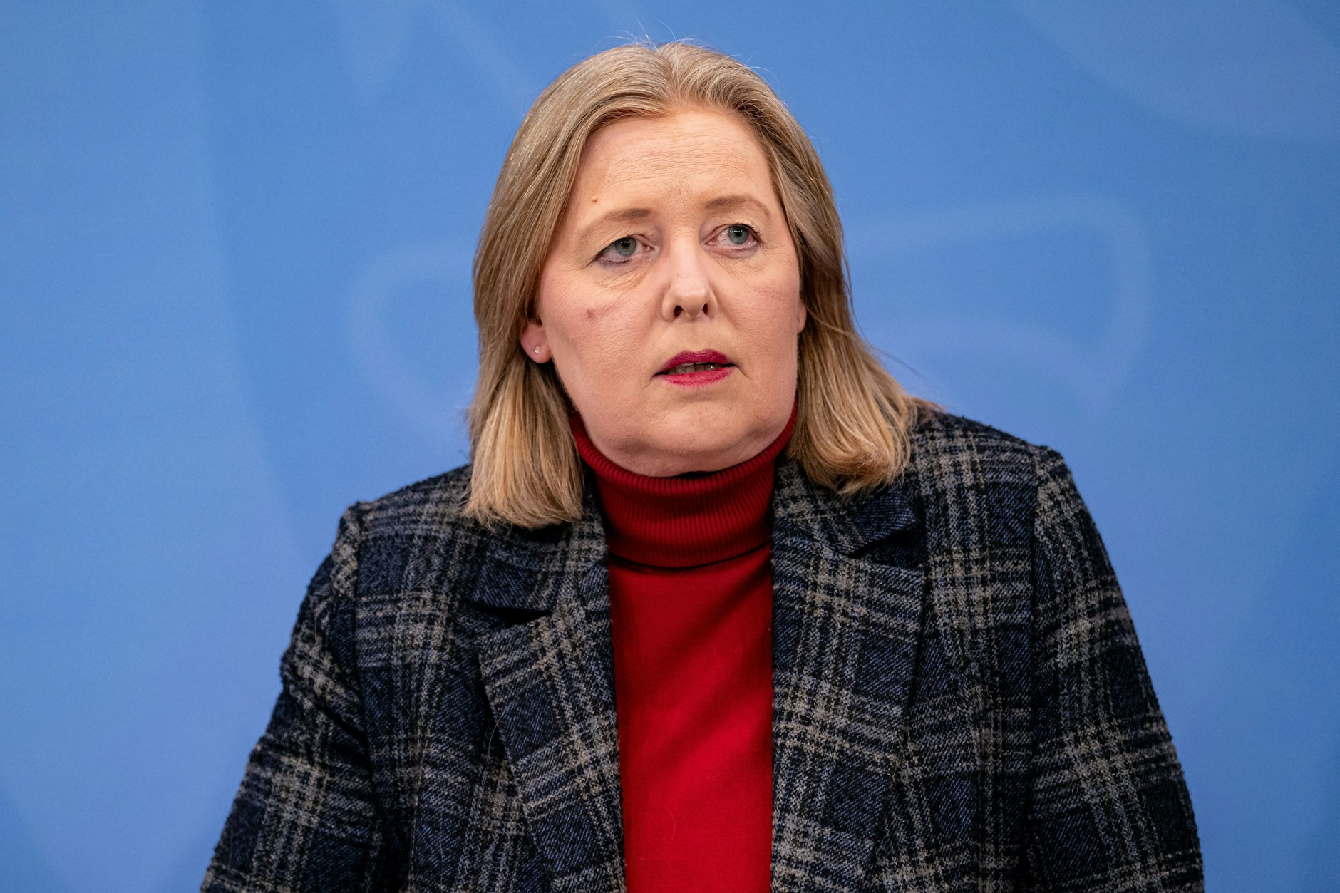 Bärbel Bas (SPD), Bundesministerin für Arbeit und Soziales, bei einer Pressekonferenz. Ihr Ministerium soll das Gesetz erarbeiten.
