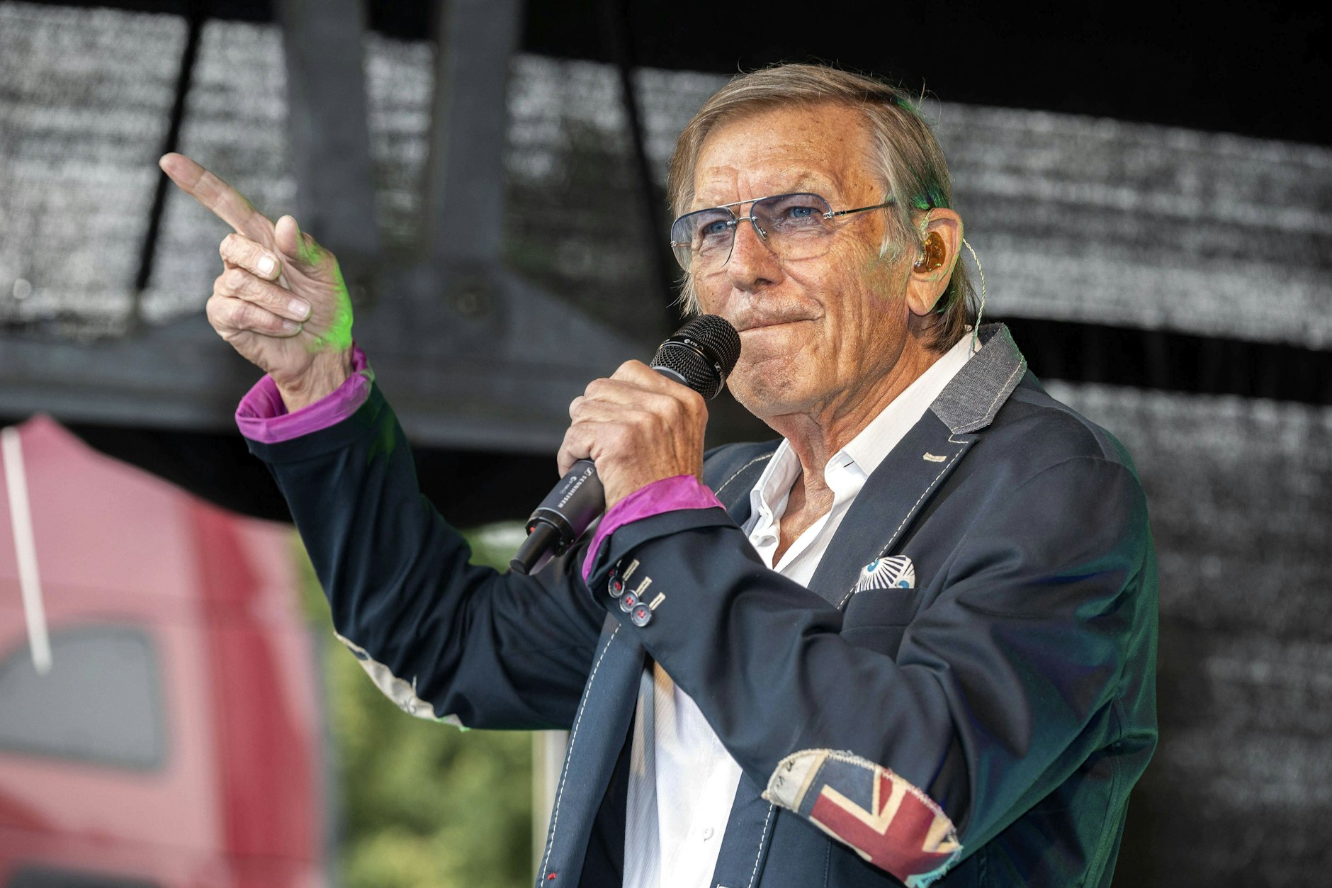 Jonny Hill lbei einem Auftritt in Bautzen: Der Schlager-Sänger tritt gerne vor seinen Fans im Osaten auf.