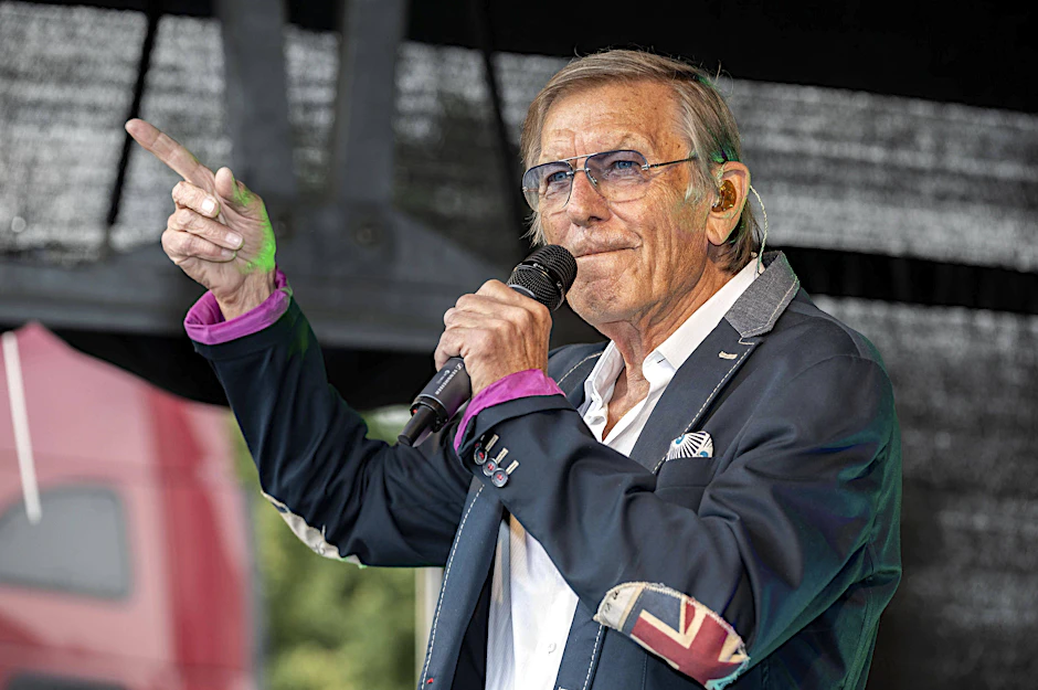 Jonny Hill lbei einem Auftritt in Bautzen: Der Schlager-Sänger tritt gerne vor seinen Fans im Osaten auf.