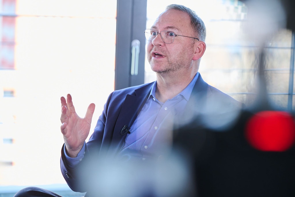 Widerstand gegen Arbeitszeitreform: „Man werde in den Betrieben und auf der Straße dafür kämpfen“