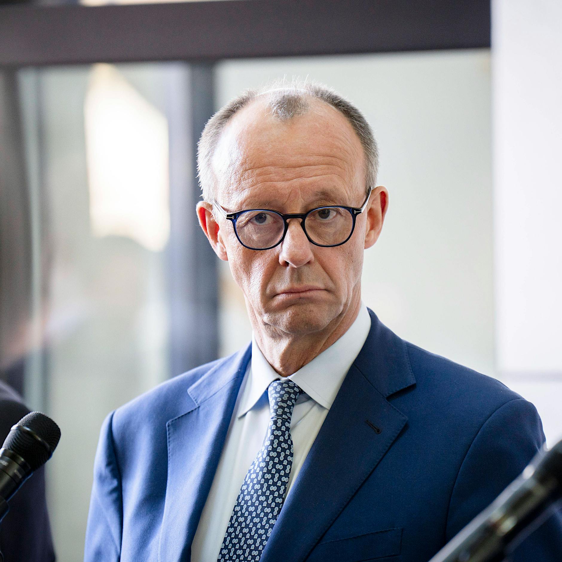 Atomwaffen für Europa? Bundeskanzler führt Gespräche über Atomschirm