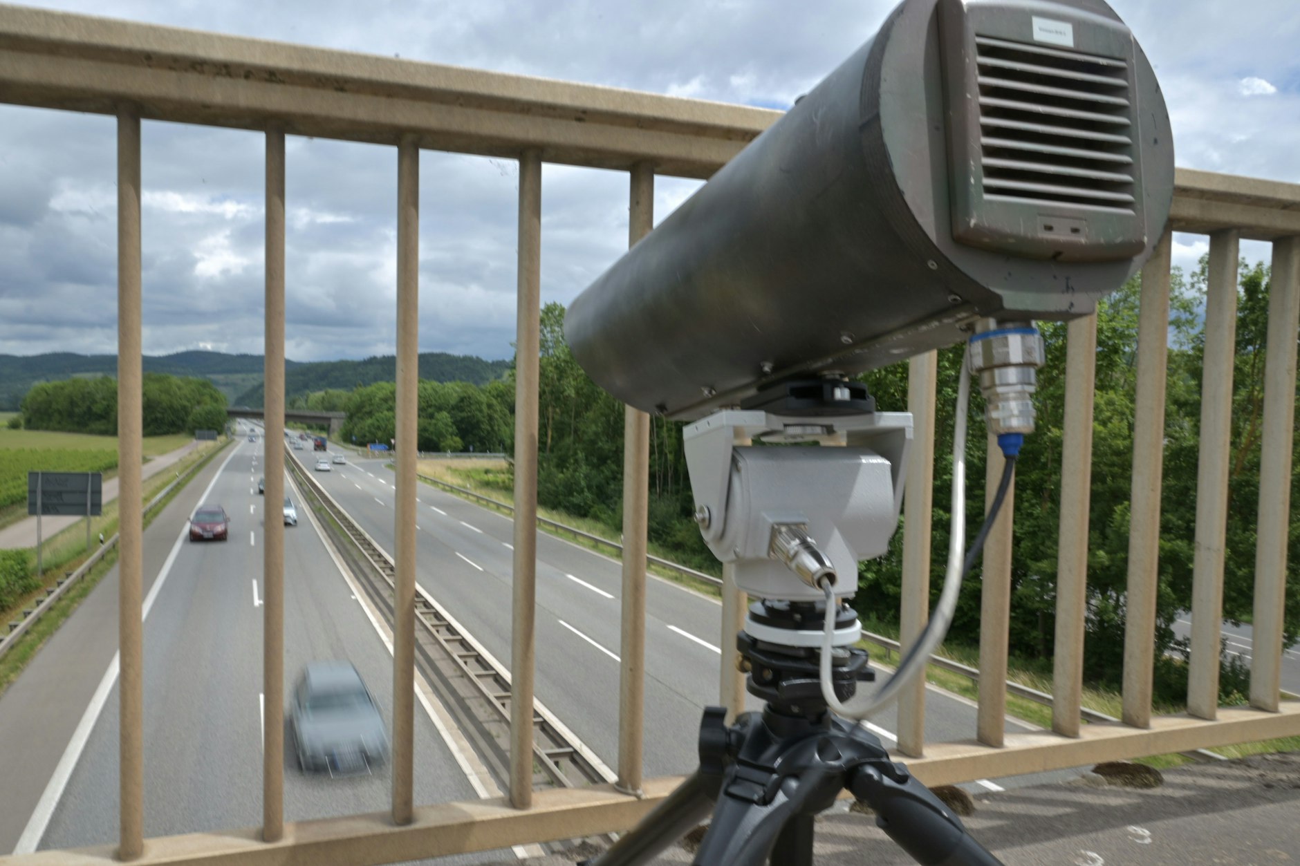 Experten fordern Handy-Blitzer und härtere Strafen für Radler