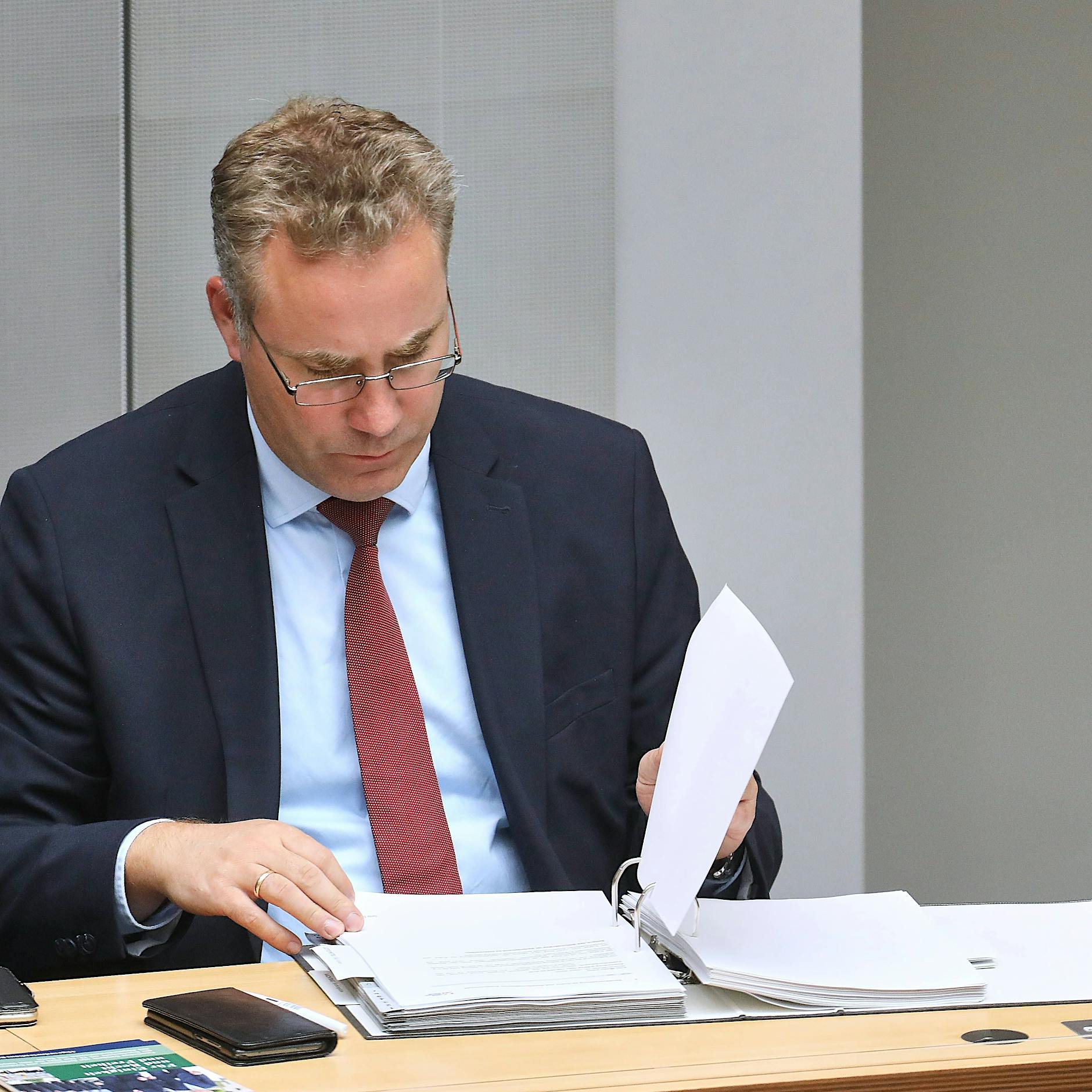 Milliardenkredit für die Ukraine: CDU-Staatssekretär verstrickt sich in Widersprüche