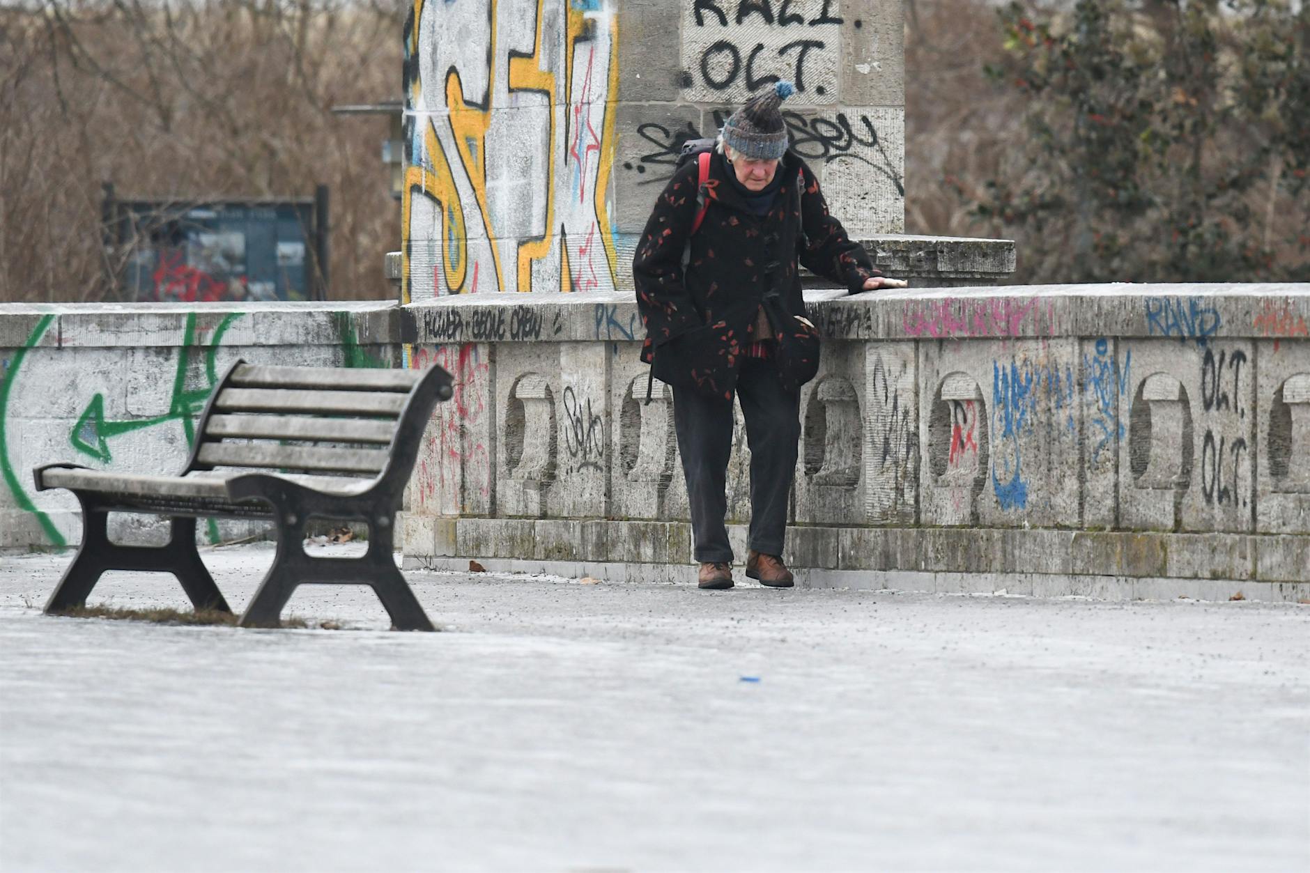 Die Wut der Berliner über spiegelglatte Gehwege ohne Streusalz
