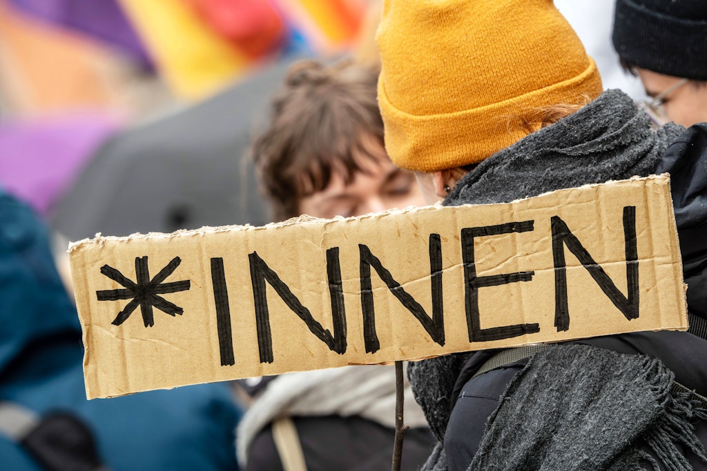 Kündigung nach Gender-Weigerung: Nach Sieg der Klägerin zieht der ...