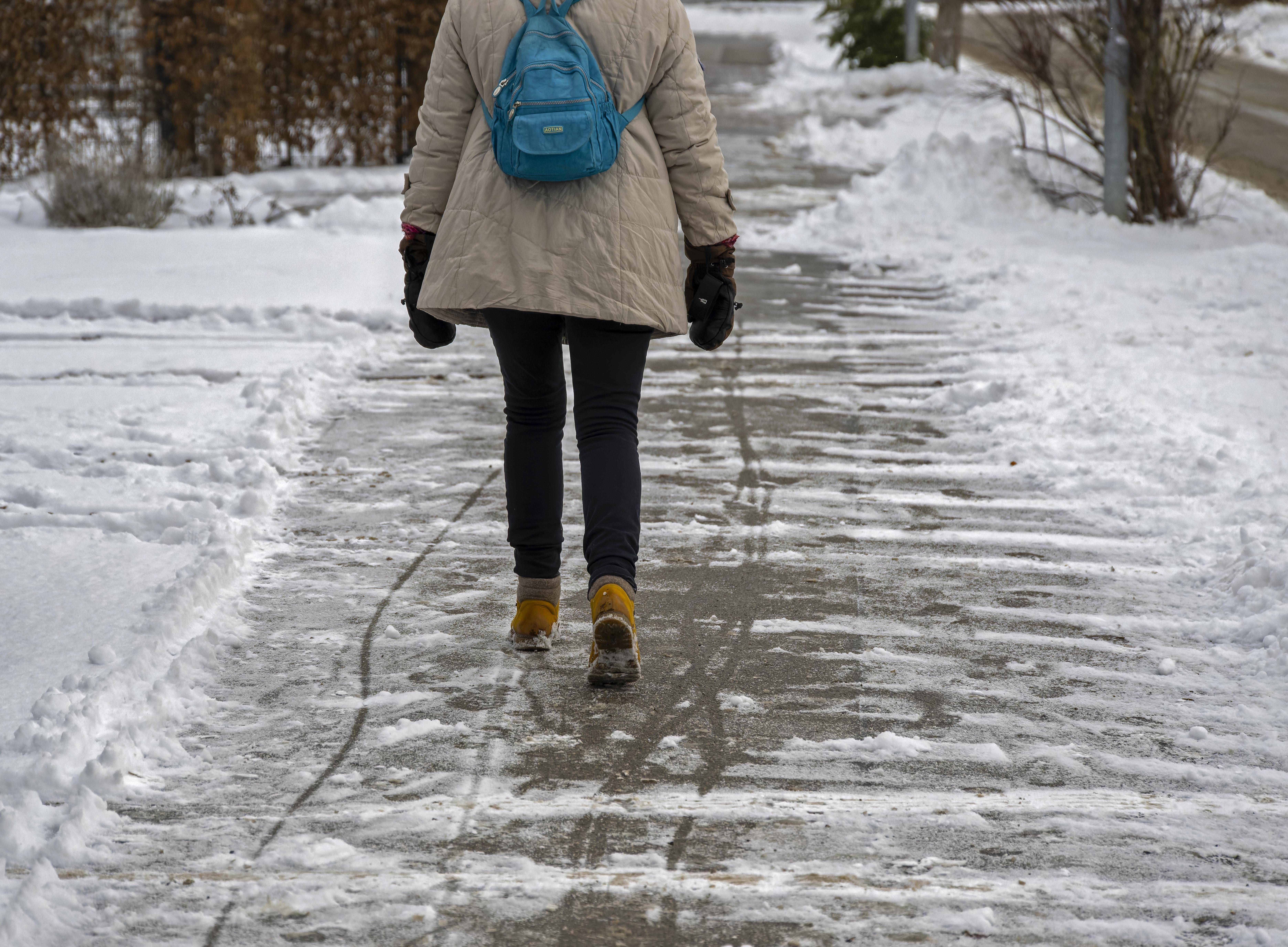 Berlin darf endlich Streusalz auf Gehwegen verwenden