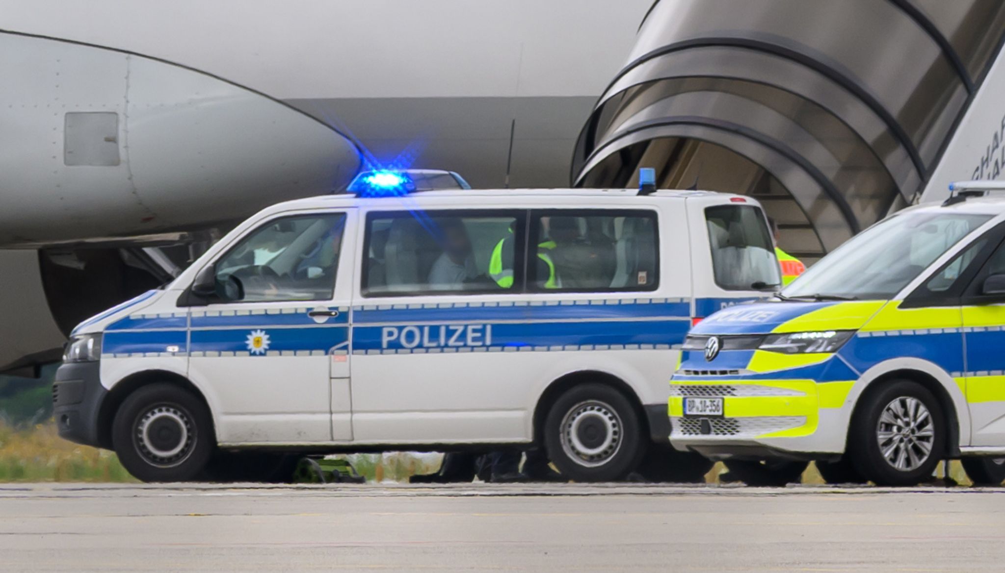 Migrationspolitik: Berlin schiebt so viele Menschen ab wie seit 2017 nicht mehr