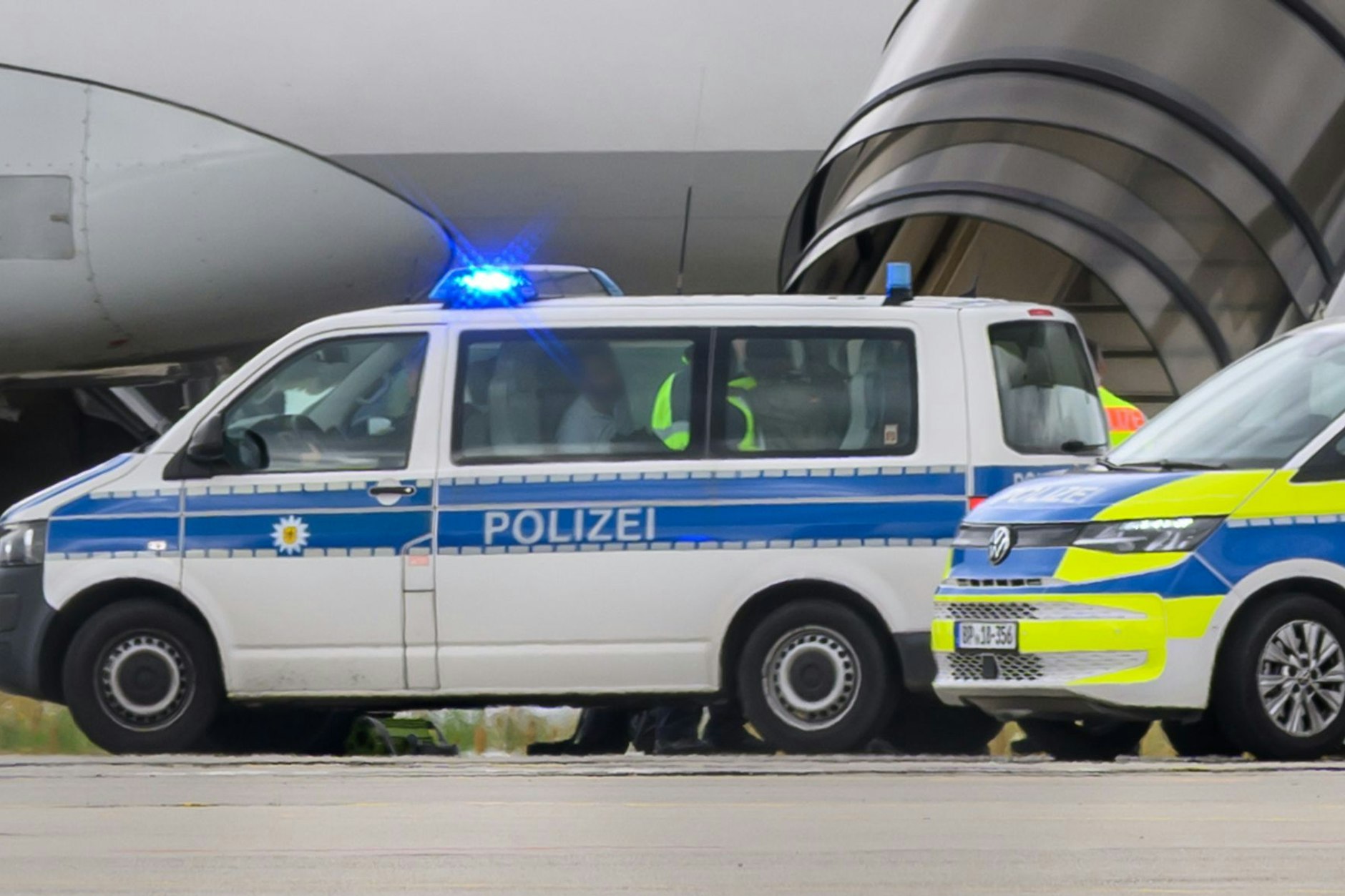 Berlin schiebt wieder mehr Menschen ab.