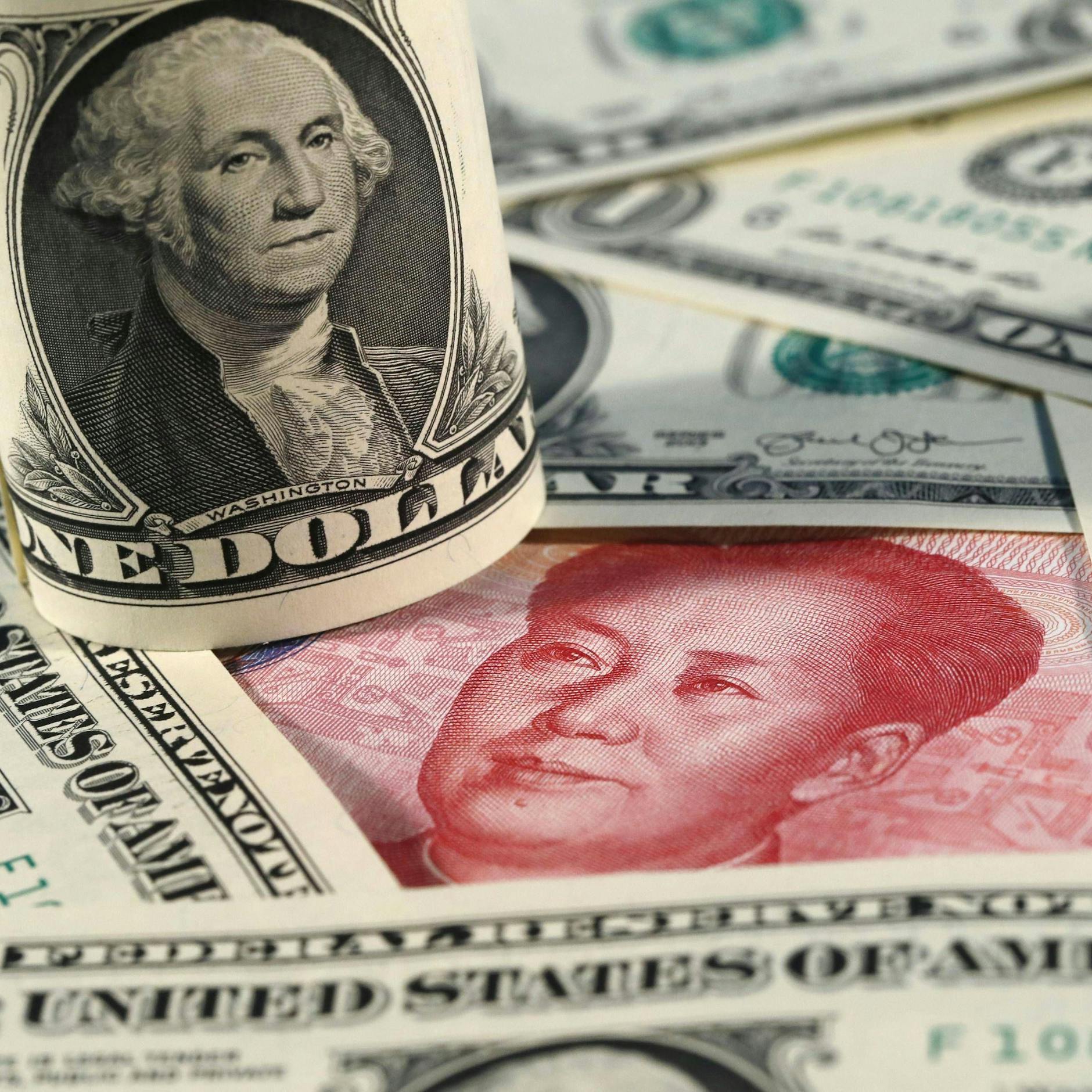 Image - Yanis Varoufakis im Interview: China bereitet sich wider Willen auf Ausstieg aus dem Dollar vor