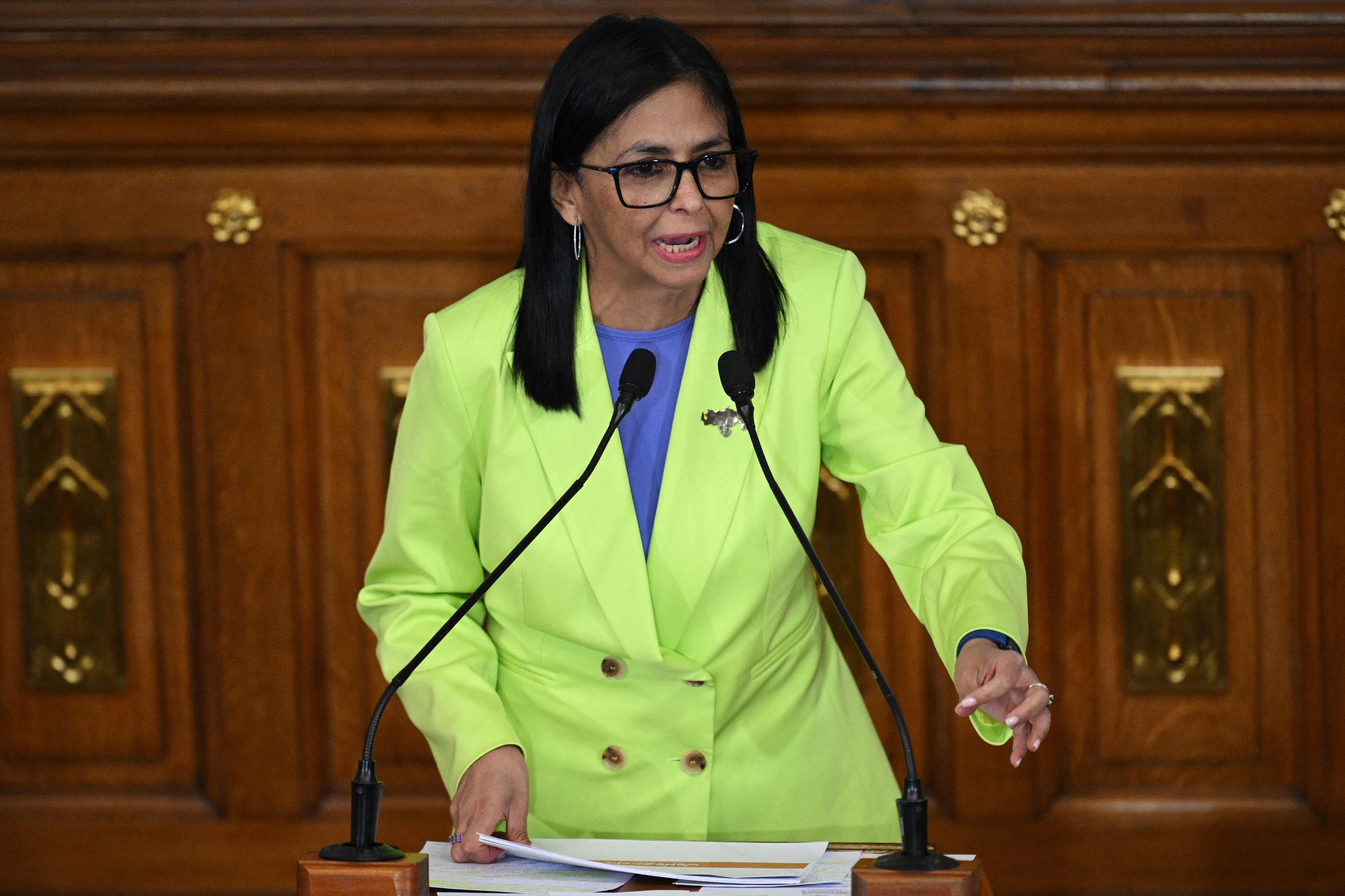 Venezuela: Übergangspräsidentin Delcy Rodríguez plant Amnestie-Gesetz und will Gefängnis schließen