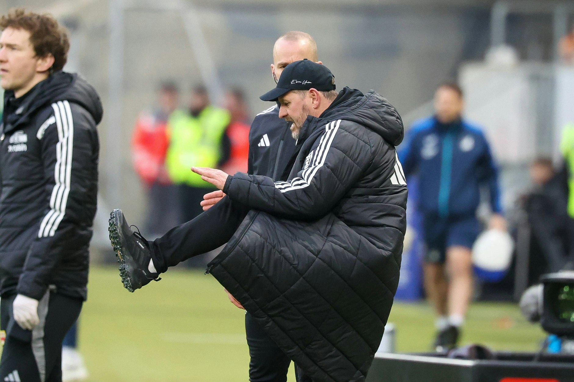Cheftrainer Steffen Baumgart ist mit dem Elfmeterpfiff gegen den 1. FC Union bei der TSG Hoffenheim nicht einverstanden.