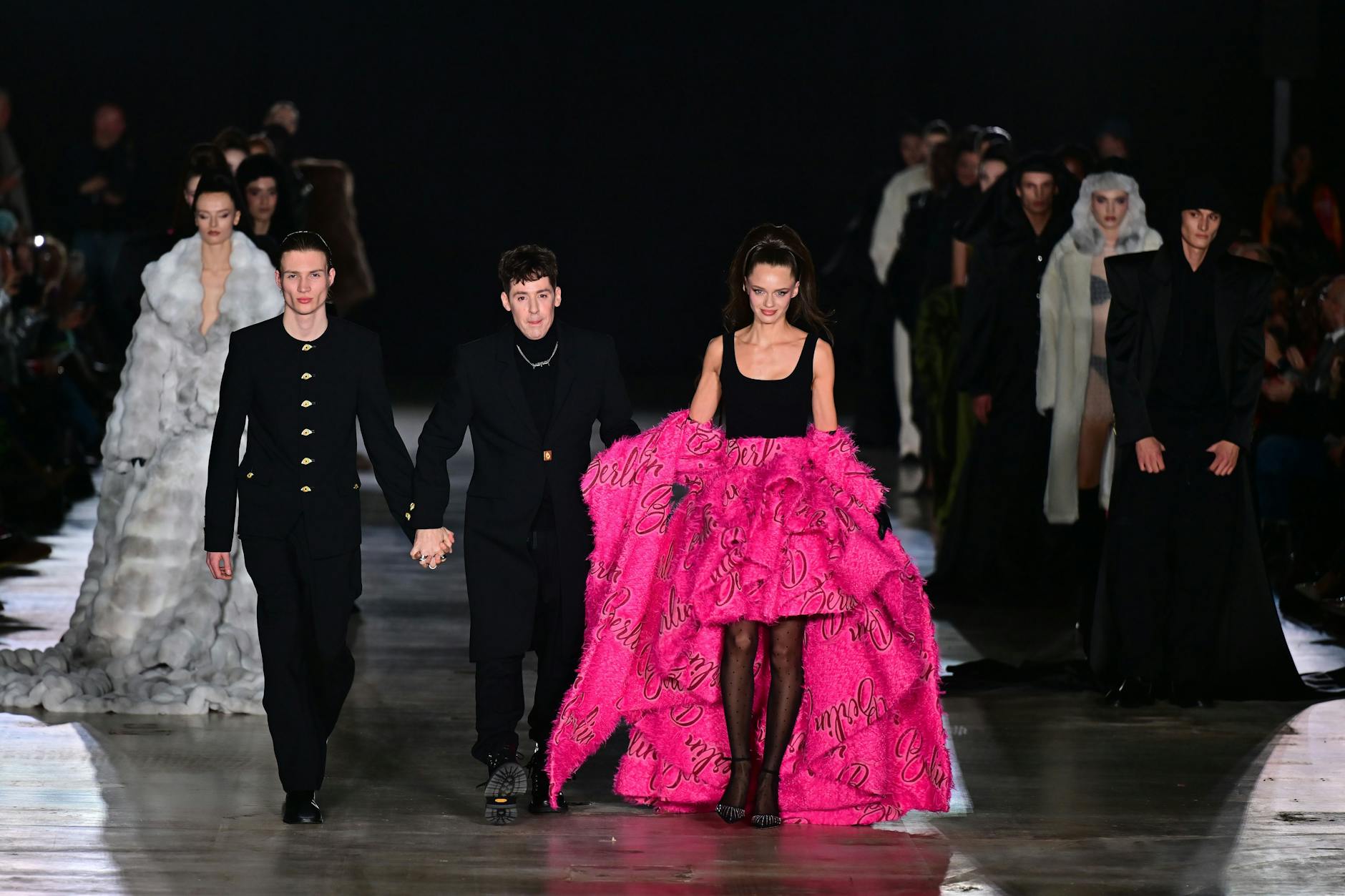 Kilian Kerner bei seiner Fashionshow „Gangstaaa“ im NLND Berlin im Rahmen der Berlin Fashion Week.