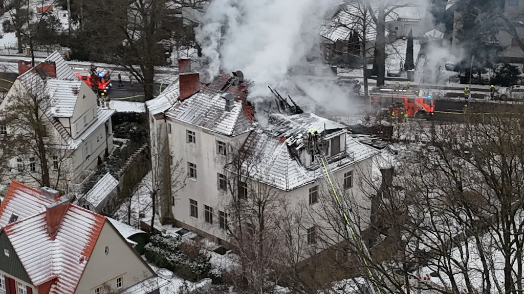 Brand in früherem Traditionshotel „Entenkeller“ ausgebrochen: Ermittler vermuten Brandstiftung