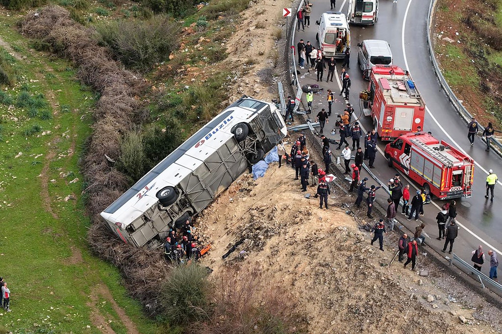 Türkei: Schwerer Busunfall mit mindestens acht Toten in Antalya