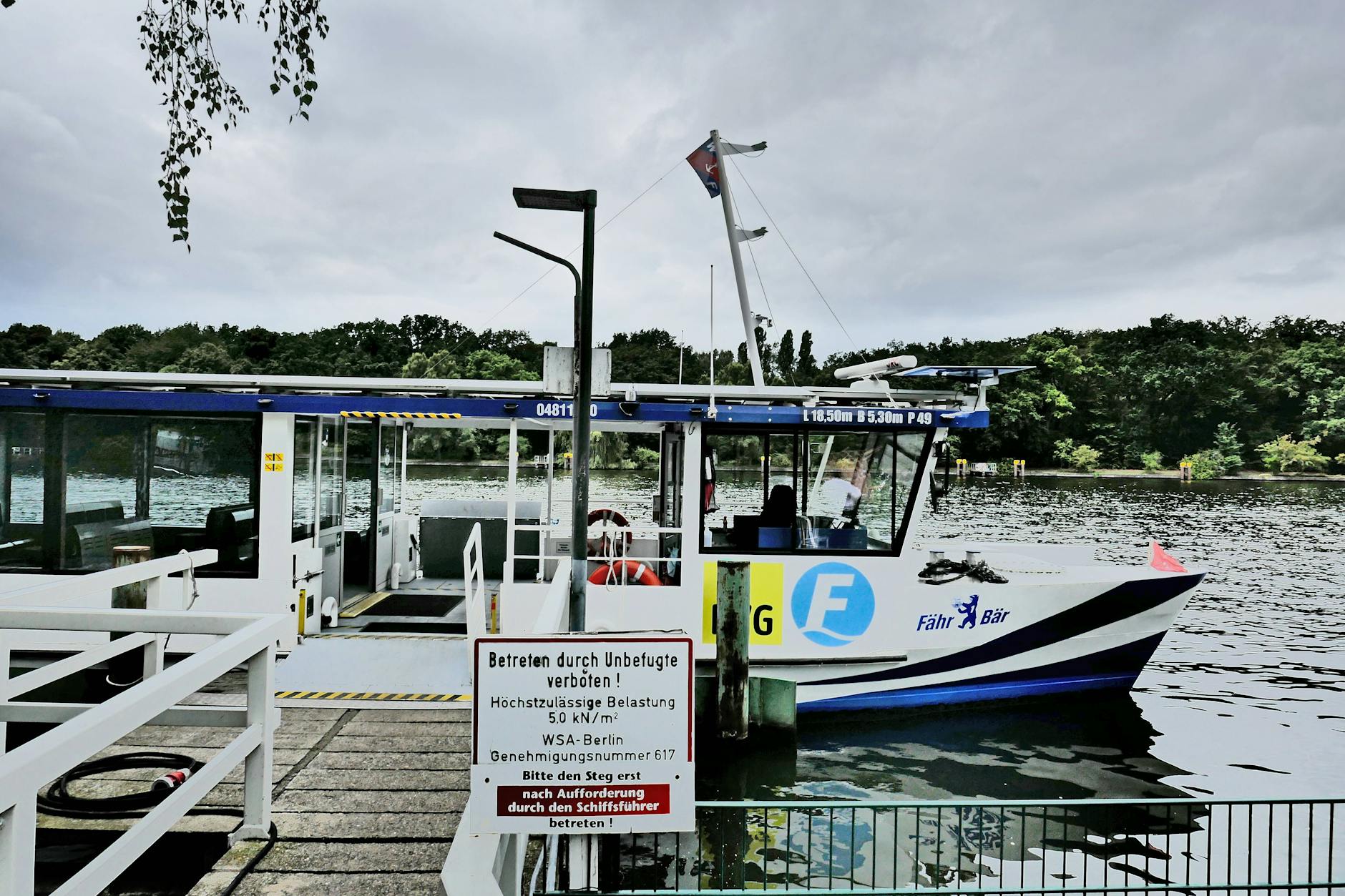 Die Fähre F11 zwischen Wilhelmstrand und Baumschulenstraße ist aufgrund der Witterung nicht nutzbar.