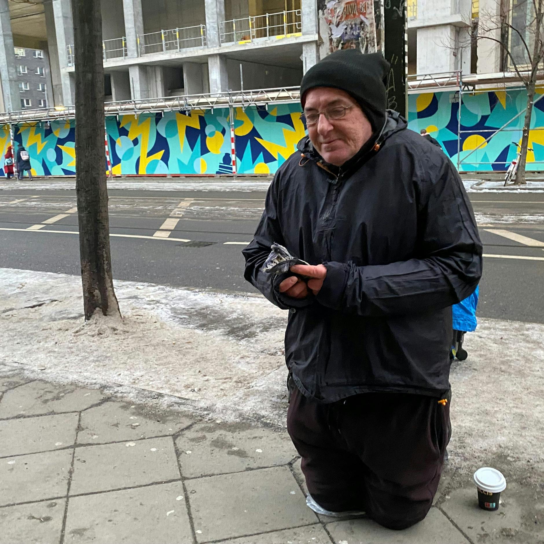 Image - Auch bei Eiseskälte: Robert – der berühmteste Bettler von Berlin