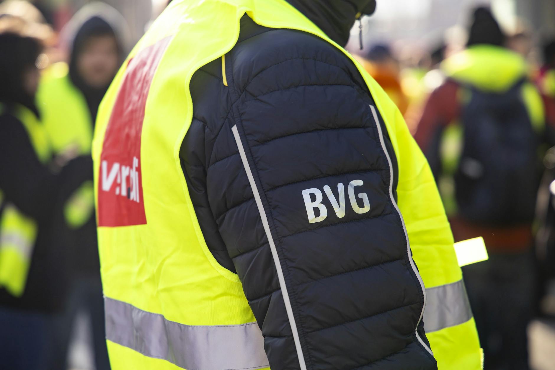 Die Gewerkschaft Verdi bringt den Verkehr in Berlin zum Erliegen. Busse und Bahnen stehen am Montag für 24 Stunden still.