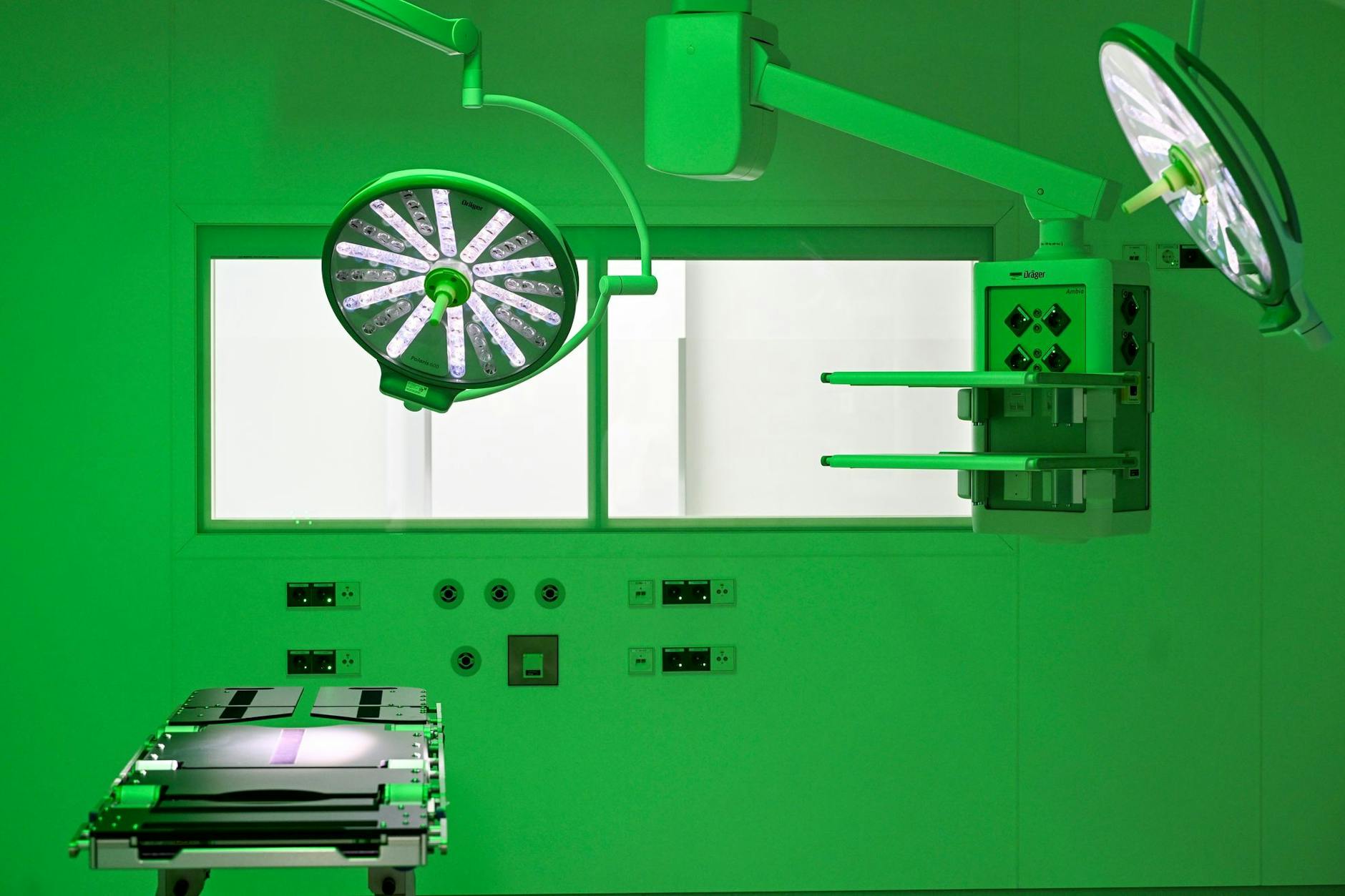 Blick in einen OP-Saal der Rettungsstelle vom Vivantes-Auguste-Viktoria-Klinikum