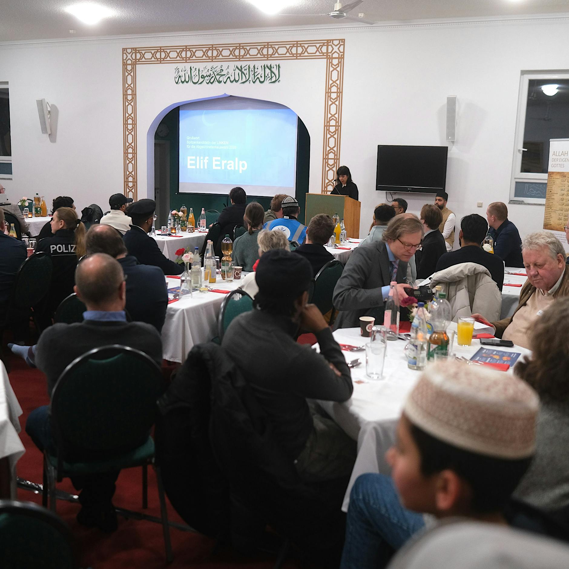 Berlin: Muslime laden nach Stromanschlag – „demokratische Ressource“ für Deutschland