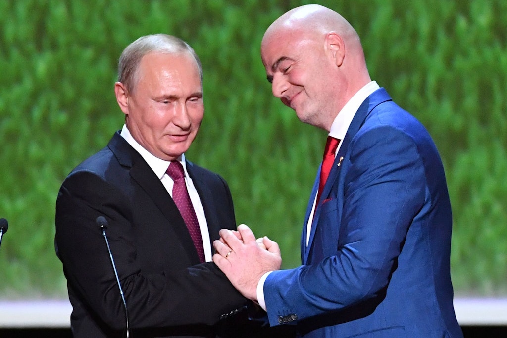 Fifa drängt auf Rückkehr Russlands, Ukraine reagiert empört: „Vergleichbar mit Olympia 1936“