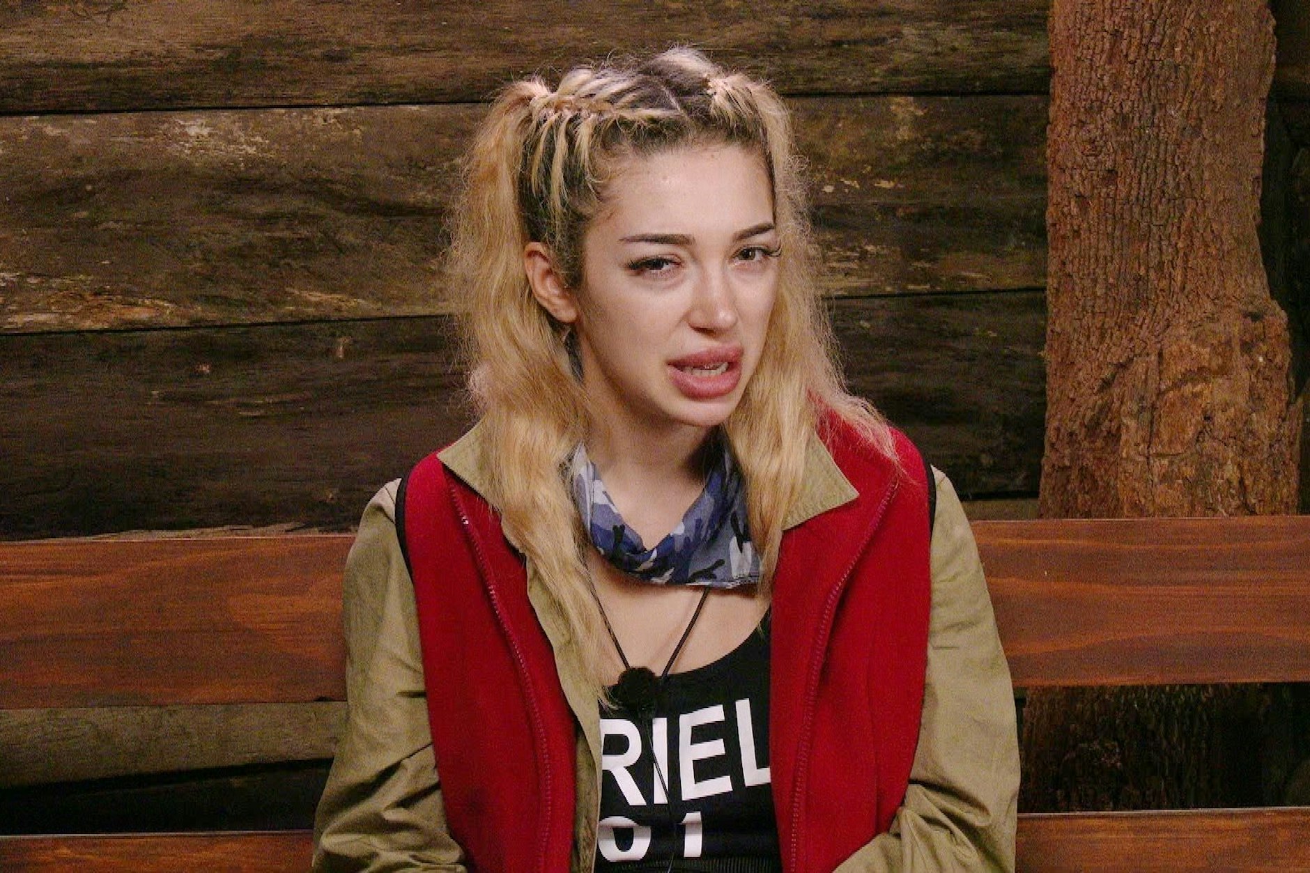 Ariel polarisiert mit ihren Aussagen im Dschungelcamp.