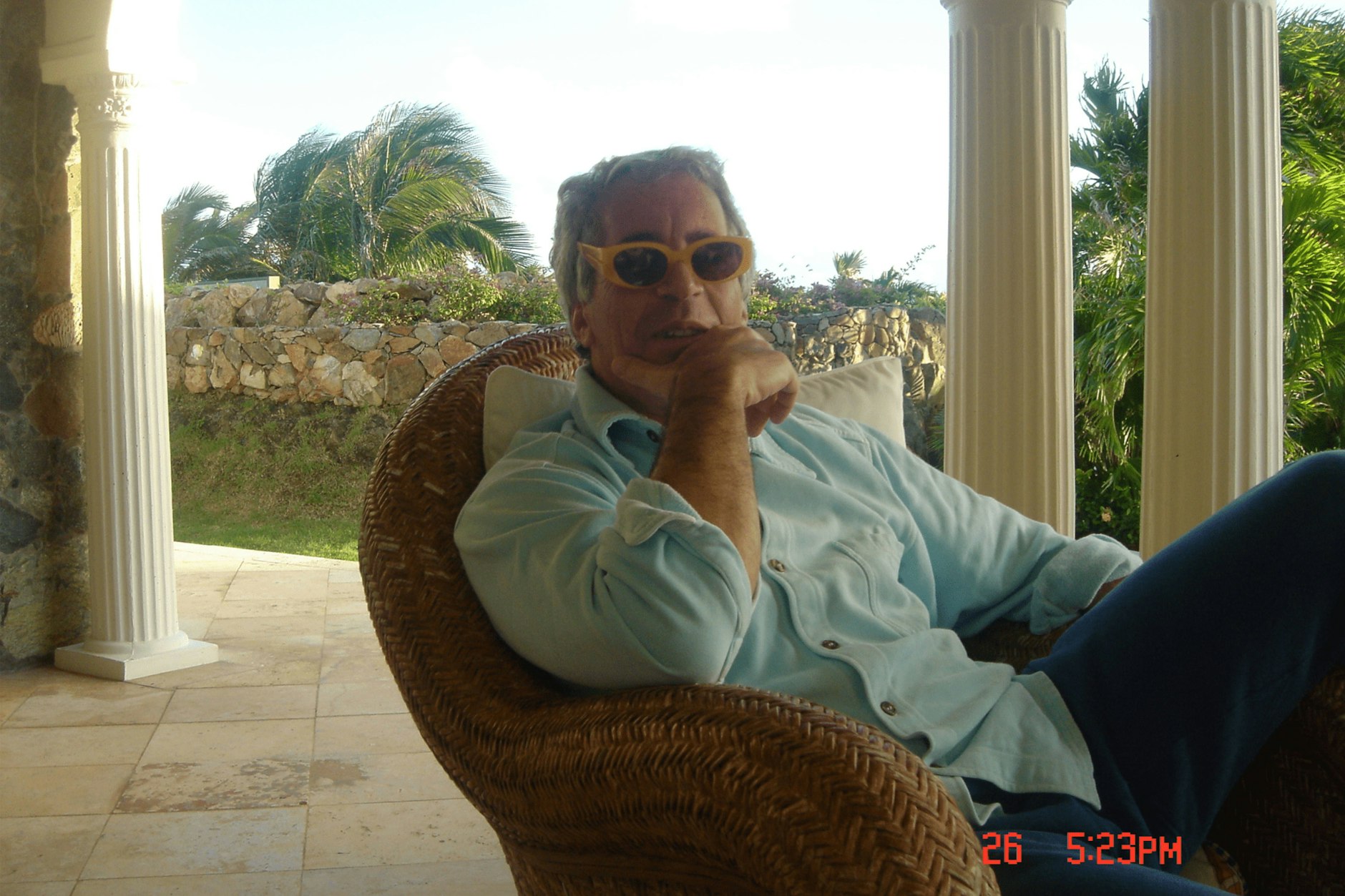 Die Akte Epstein im Licht der Öffentlichkeit: Neue Details aus den Archiven des FBI und des Justizministeriums stellen das Vertrauen in die staatlichen Ermittlungen auf eine harte Probe.