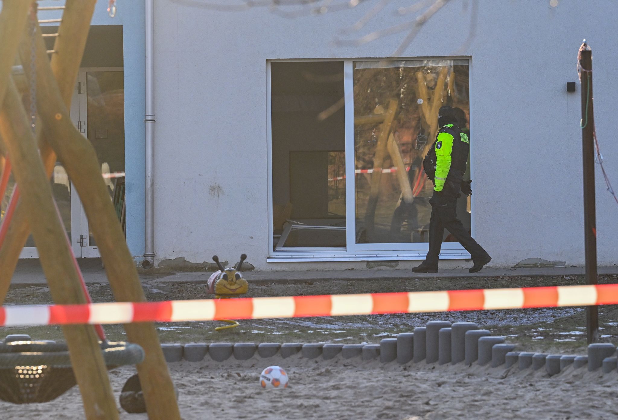 Kind (5) stirbt in Kita Adlerküken, Familie verlässt Wohnung