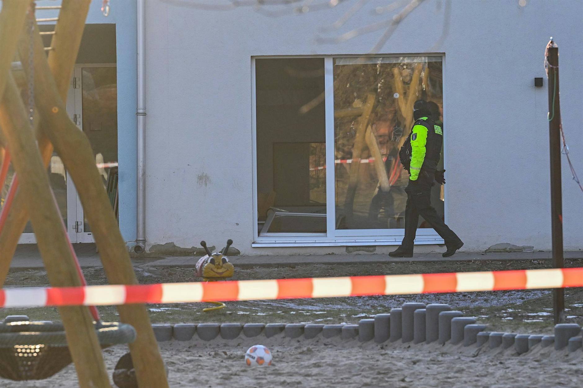 Kind (5) stirbt in Kita Adlerküken, Familie verlässt Wohnung