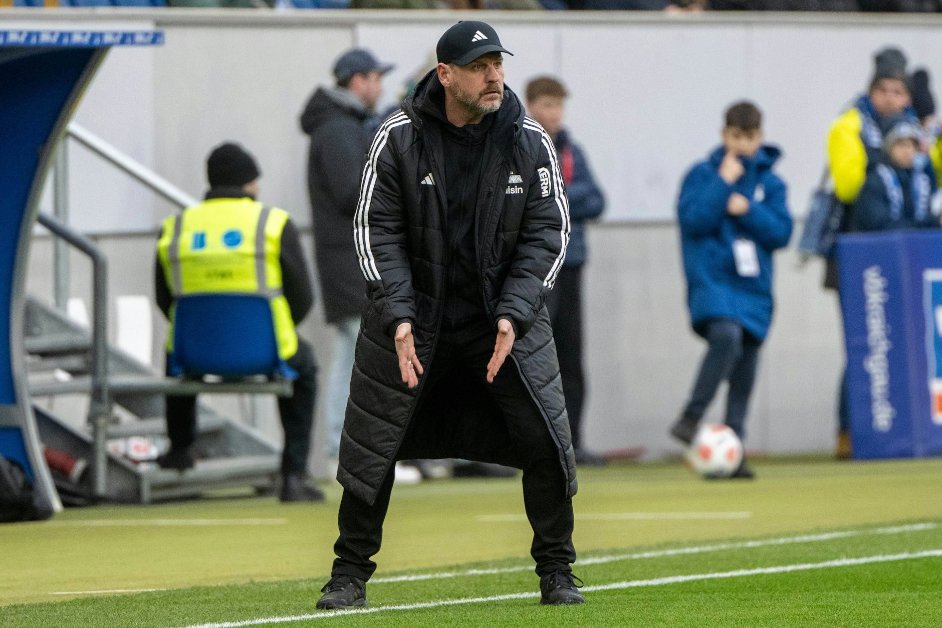 Union-Trainer Steffen Baumgart bekam zulezt viele Blumen, aber keinen Sieg und kaum Punkte.