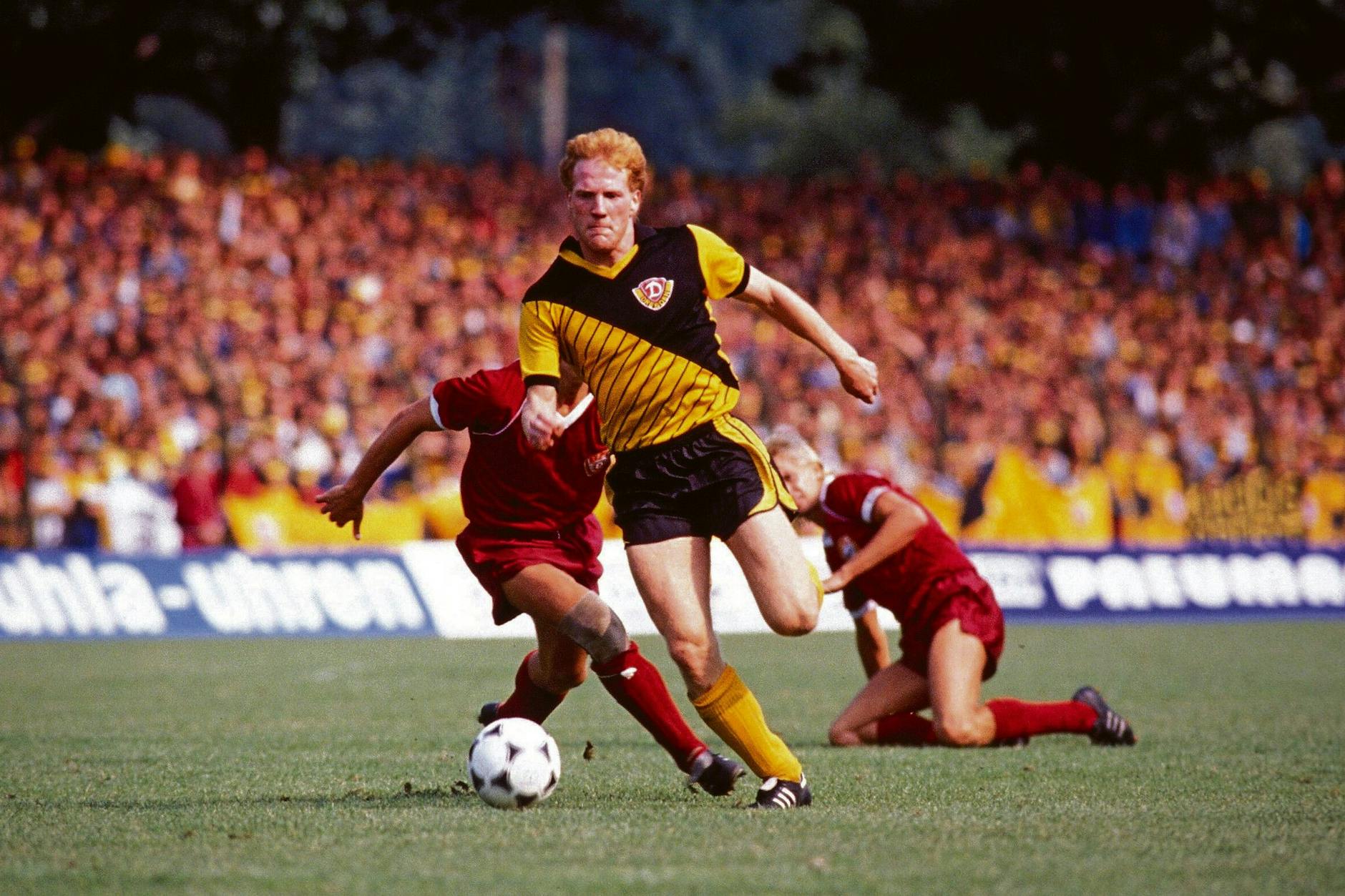 Beim Spiel von Dynamo Dresden gegen Bayern München hatten Stars wie Matthias Sammer den Verein bereits verlassen.